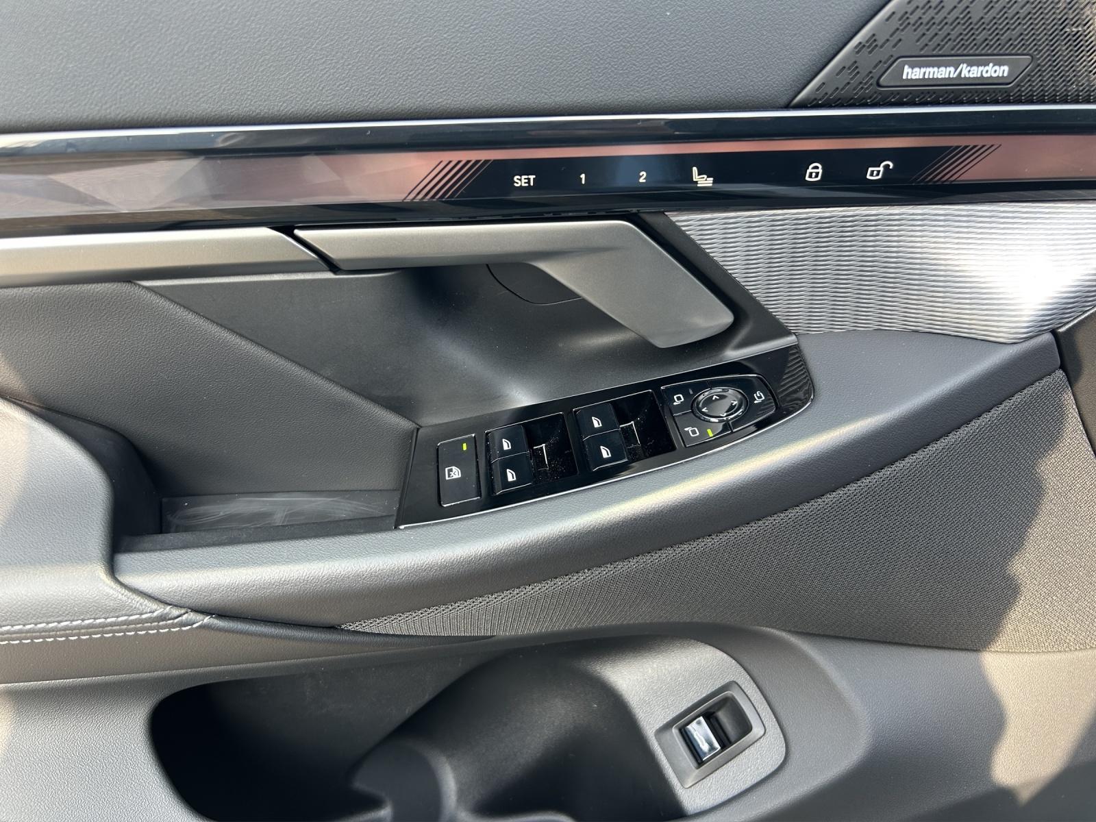 BMW 520d xDrive Touring-image-12