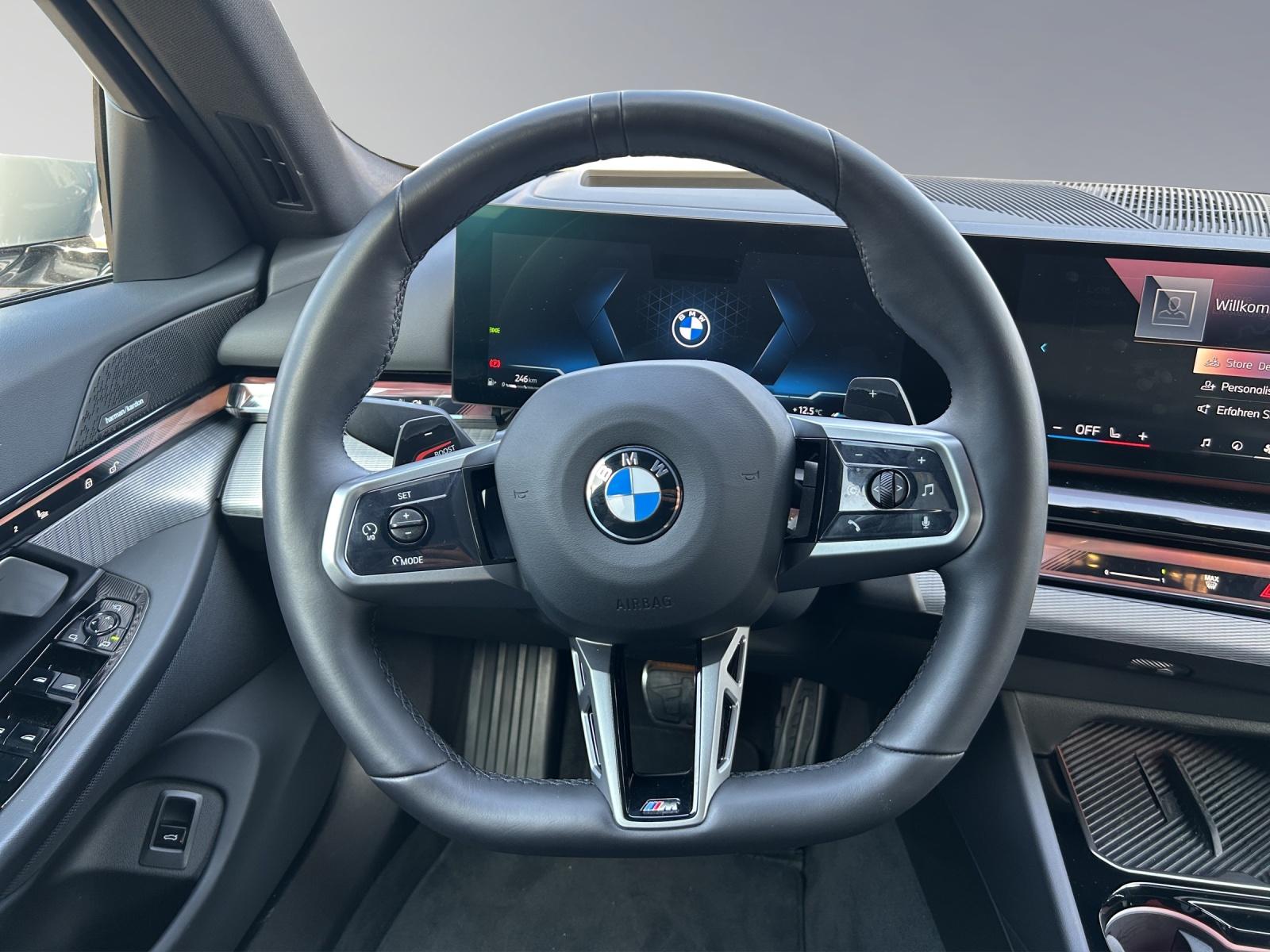 BMW 520d xDrive Touring-image-15