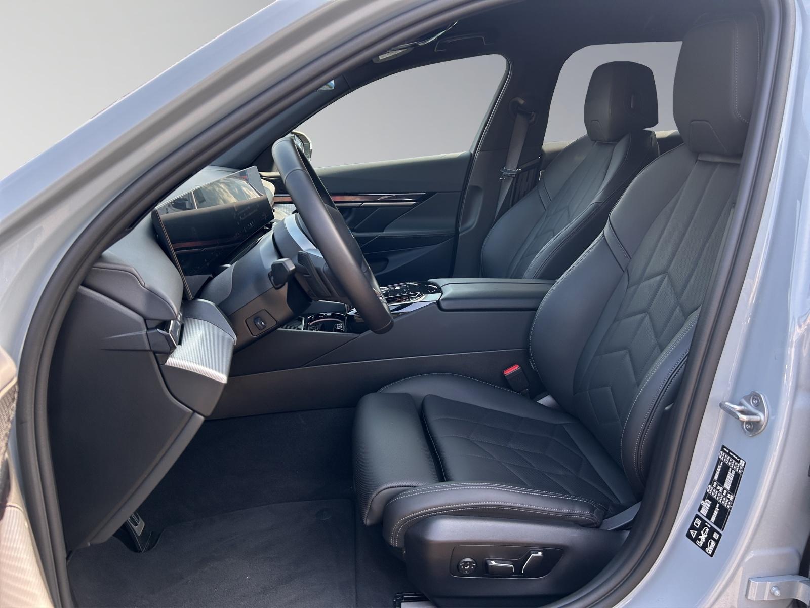 BMW 520d xDrive Touring-image-10