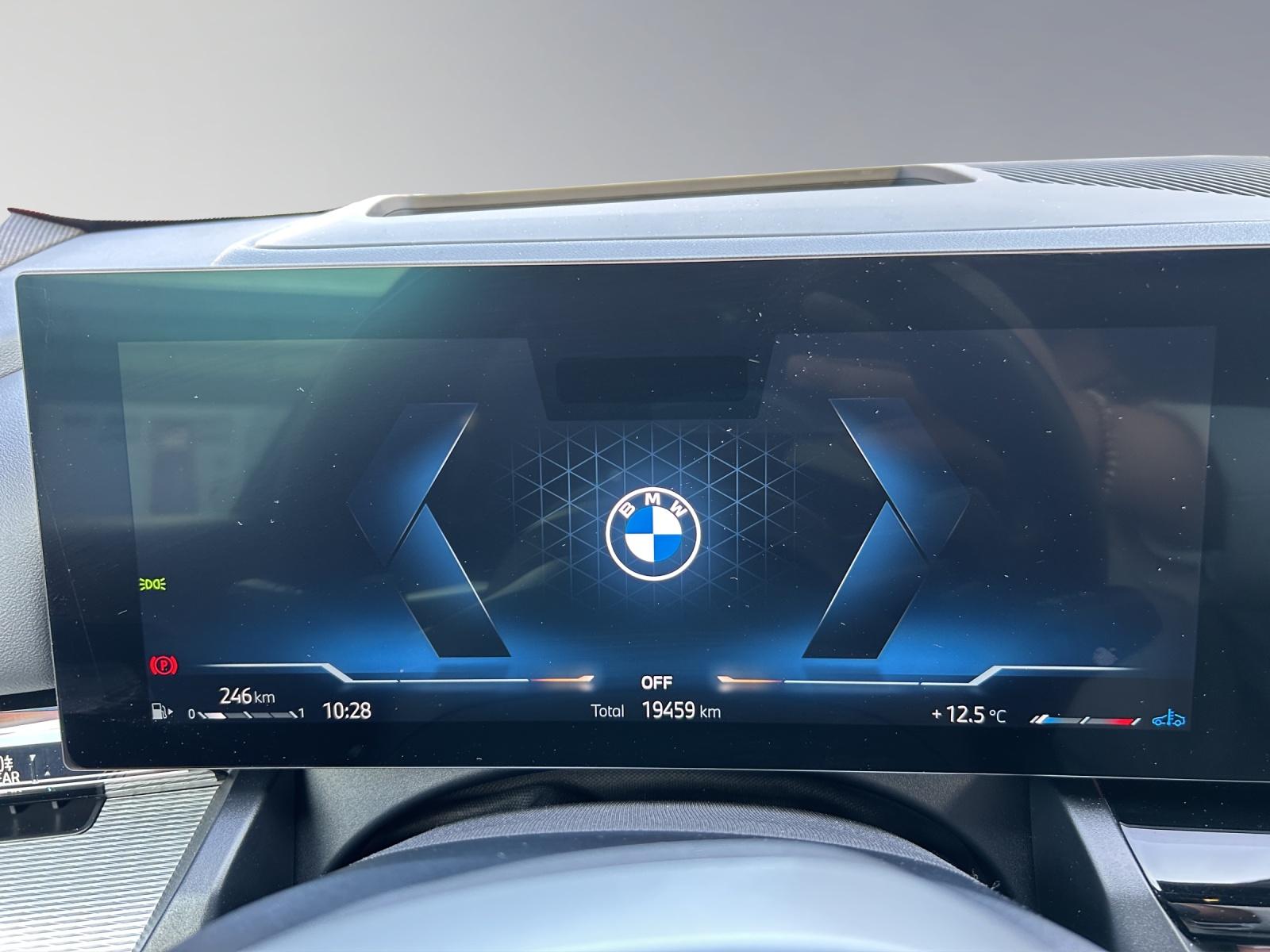 BMW 520d xDrive Touring-image-16