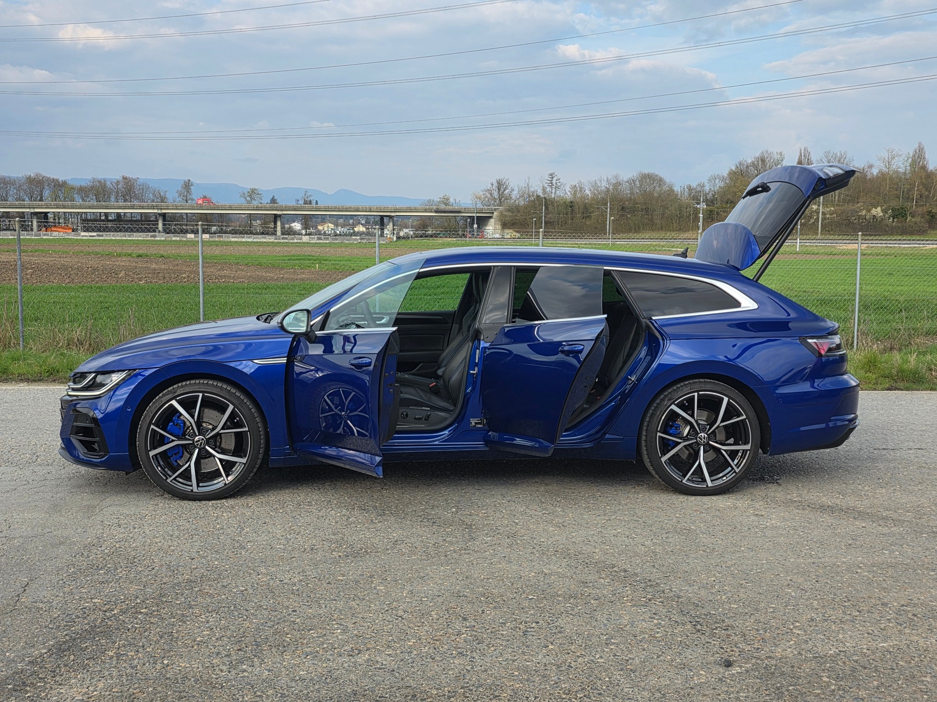 VW Arteon SB 2.0 TSI R 4Motion DSG / Neu ab Mfk.-image-3