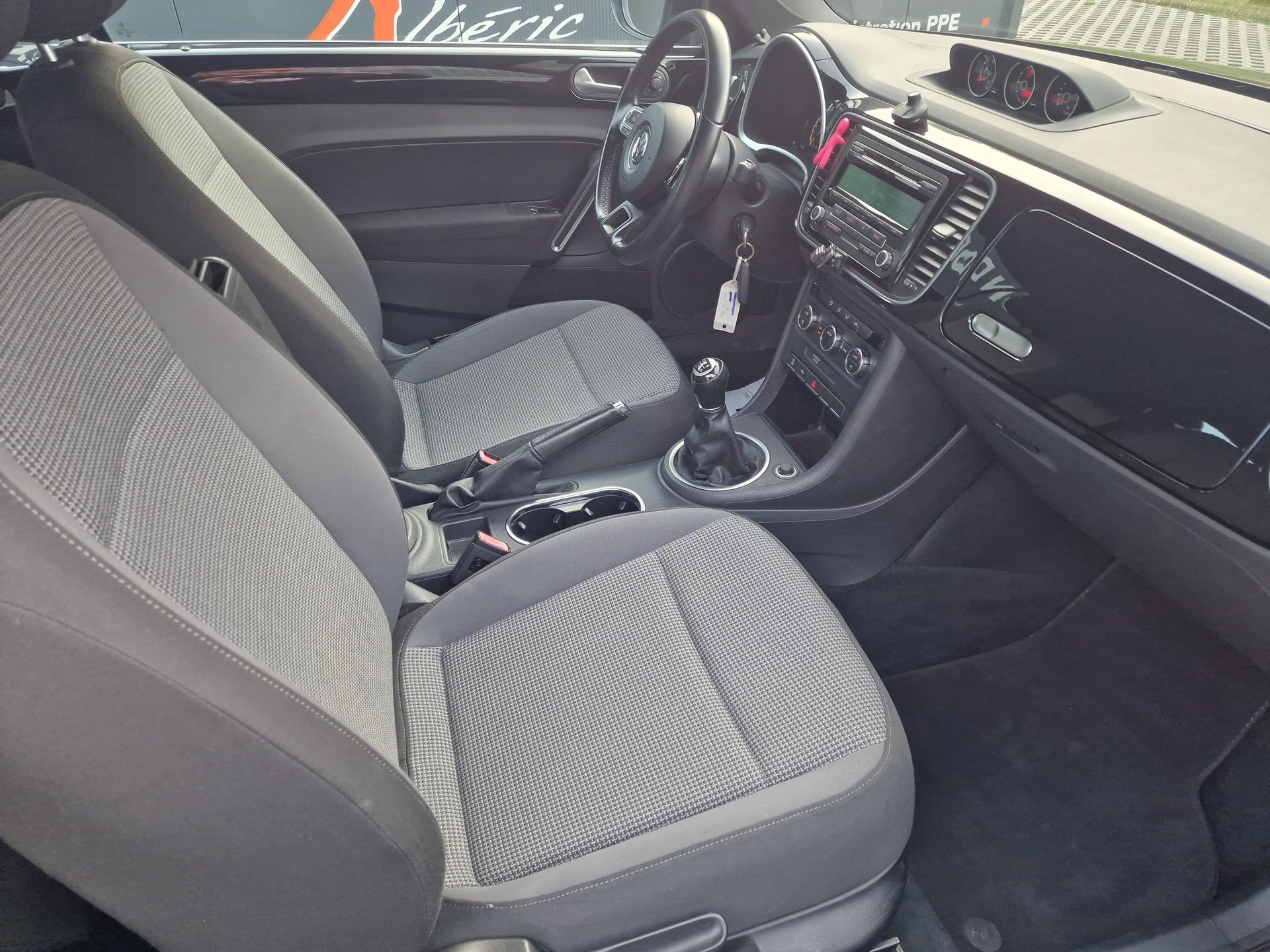 VW Beetle Cabrio 1.2 TSI Design-image-8