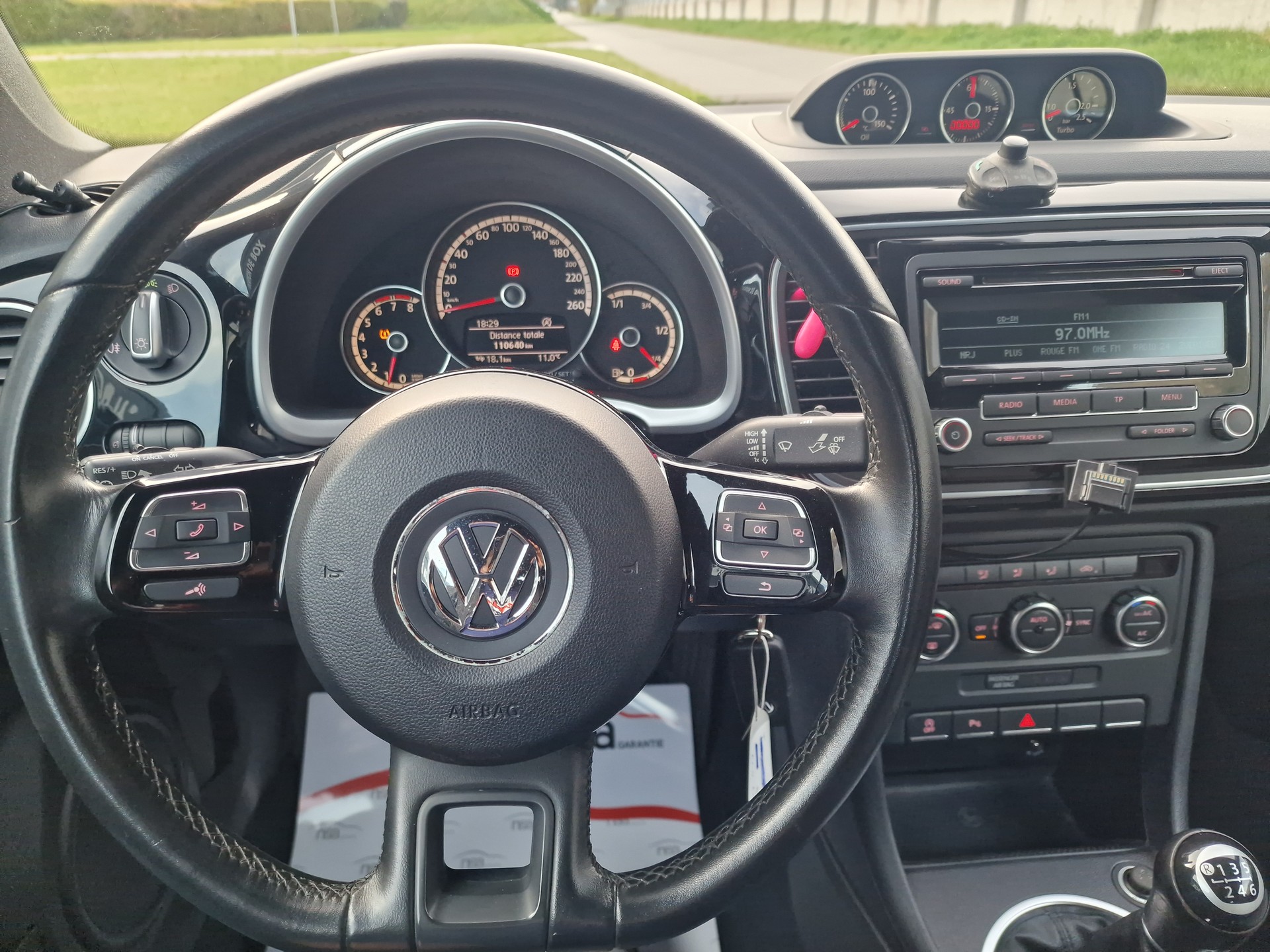 VW Beetle Cabrio 1.2 TSI Design-image-10