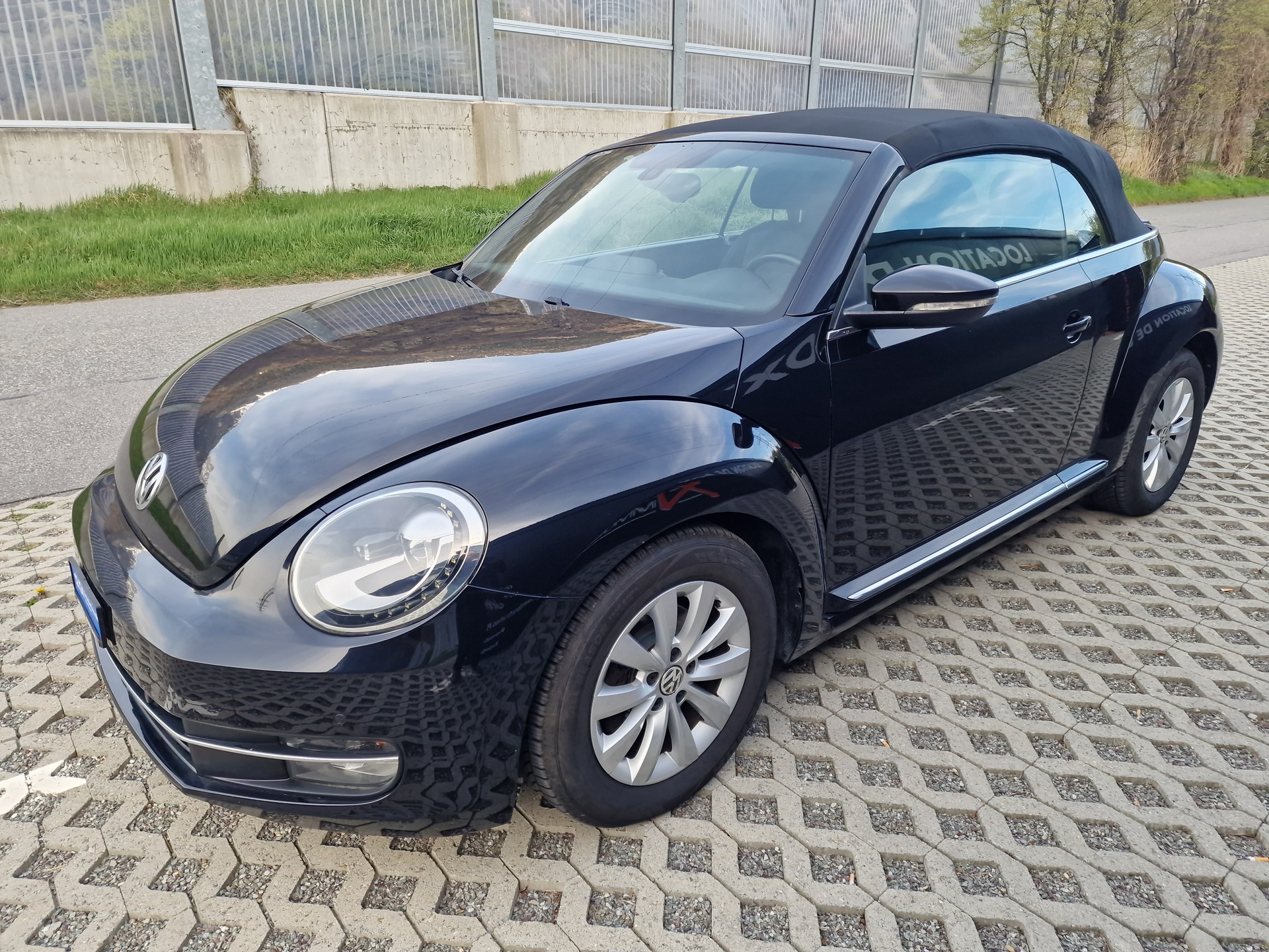 VW Beetle Cabrio 1.2 TSI Design-image-2