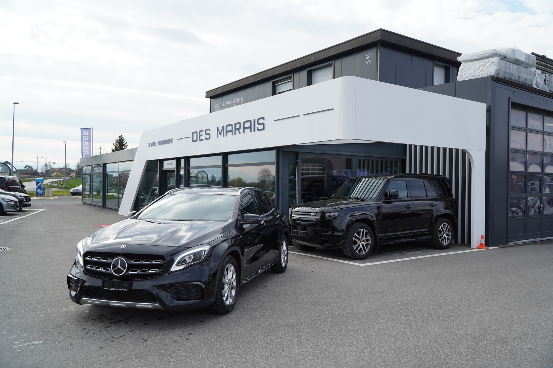 MERCEDES-BENZ GLA 250 AMG Line 4Matic 7G-DCT-showroom-element-3