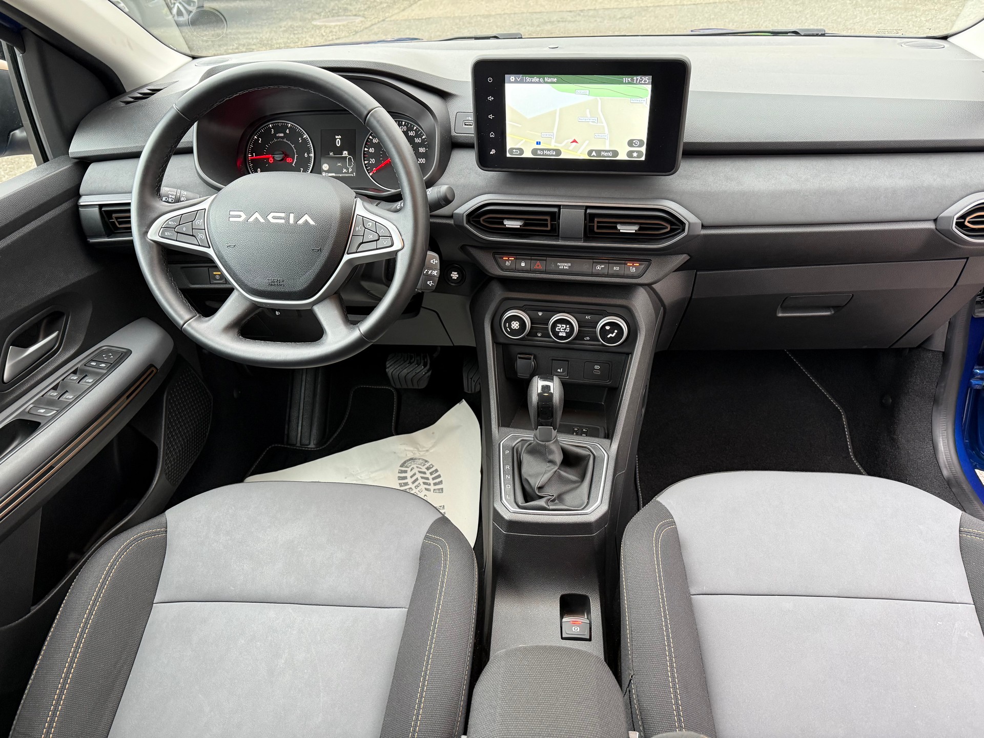 DACIA Sandero Stepway TCe 90 Extreme+ CVT-image-8
