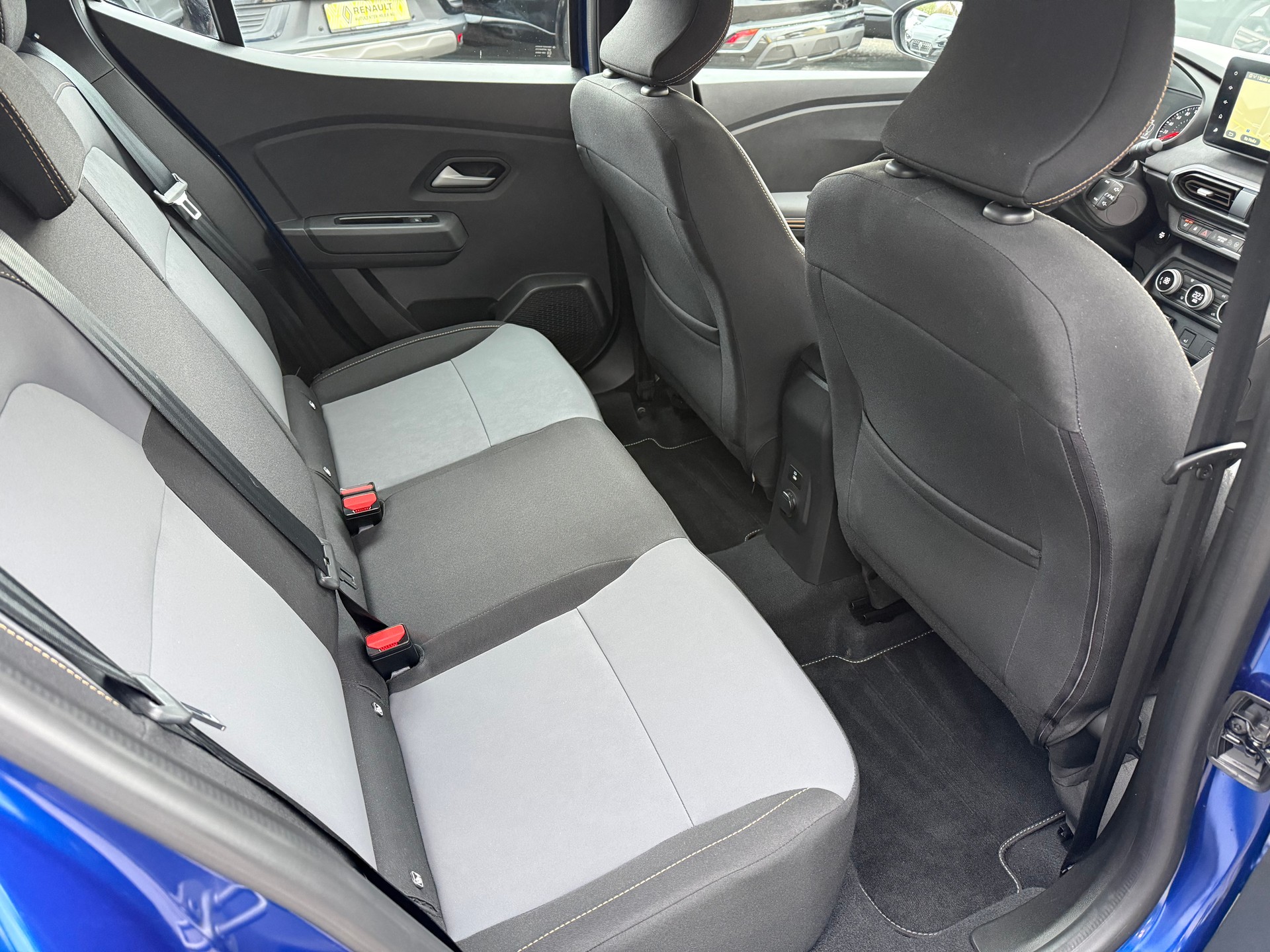 DACIA Sandero Stepway TCe 90 Extreme+ CVT-image-11