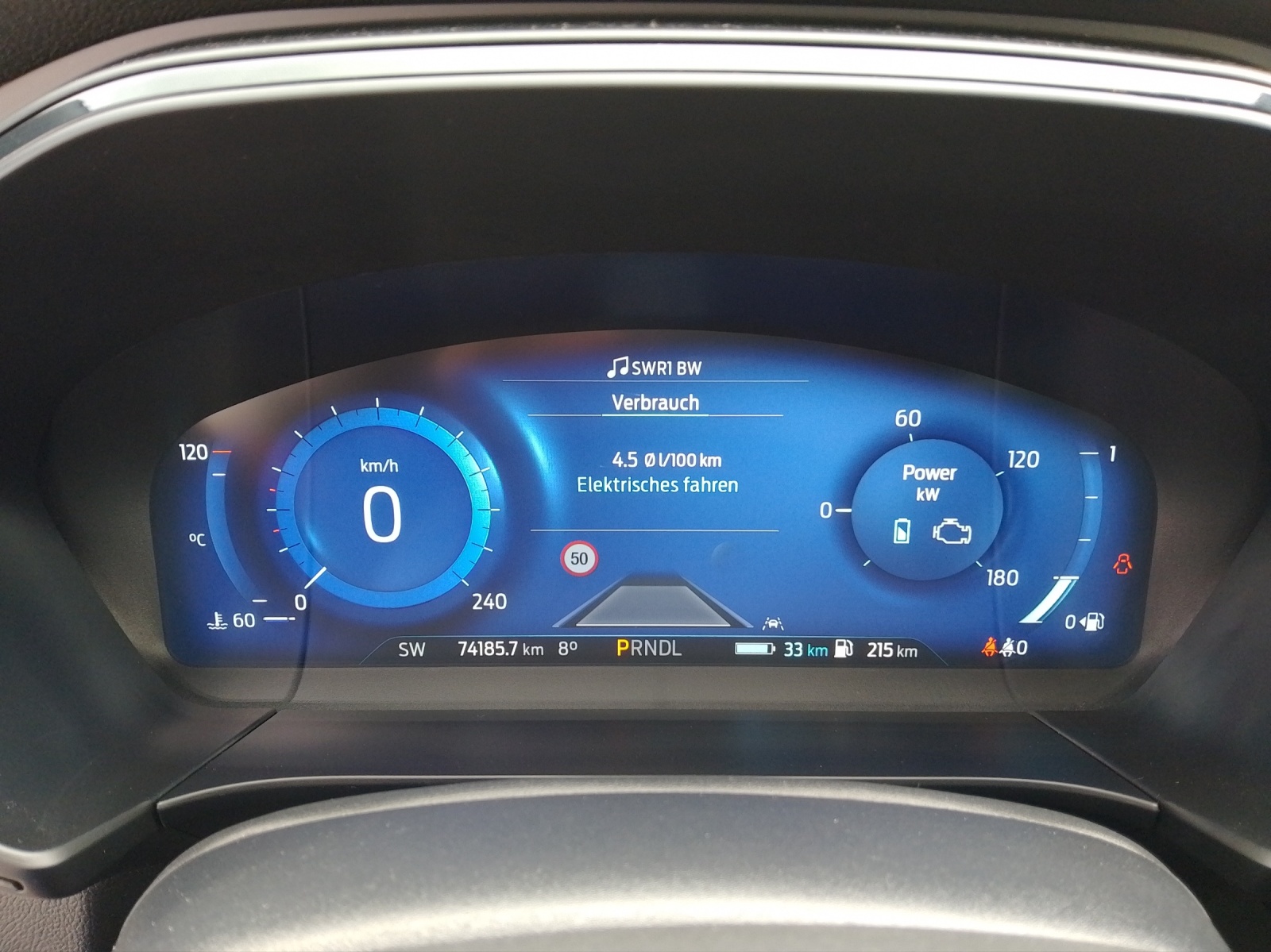 FORD Kuga 2.5 Plug-in Hybrid ST-Line X 225 PS-image-5