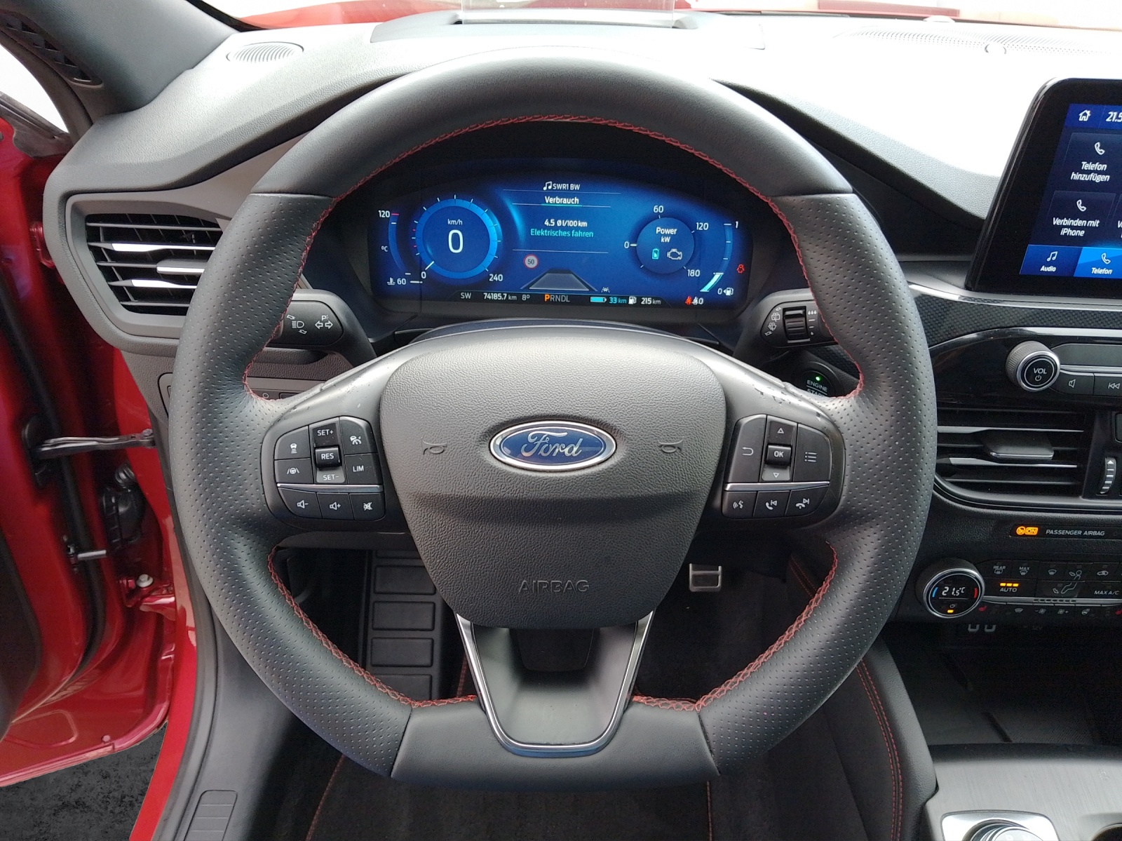 FORD Kuga 2.5 Plug-in Hybrid ST-Line X 225 PS-image-10