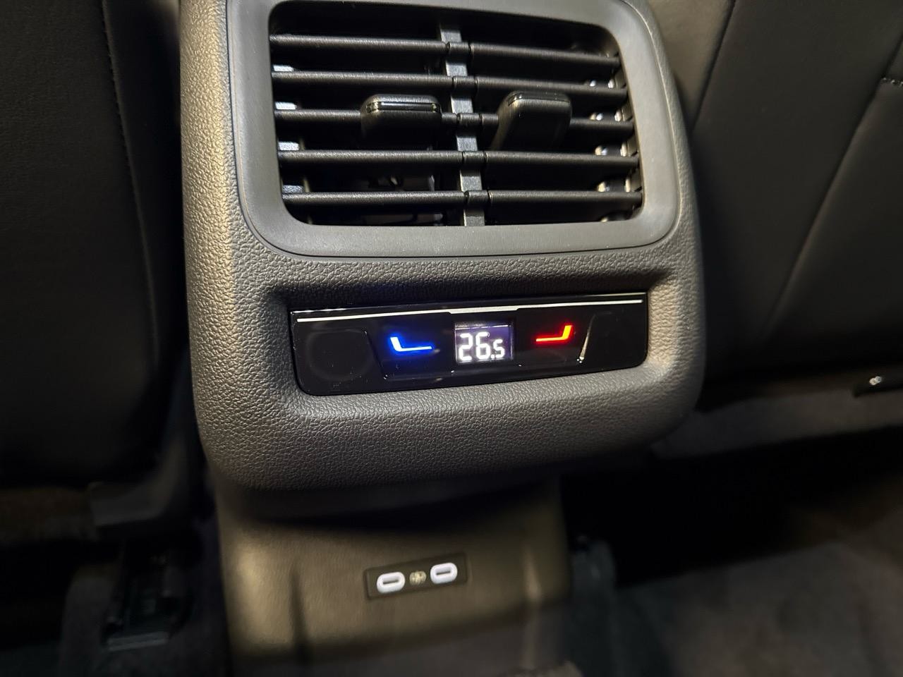 VW T-Roc 1.5 eTSI mHEV R-Line DSG-image-12