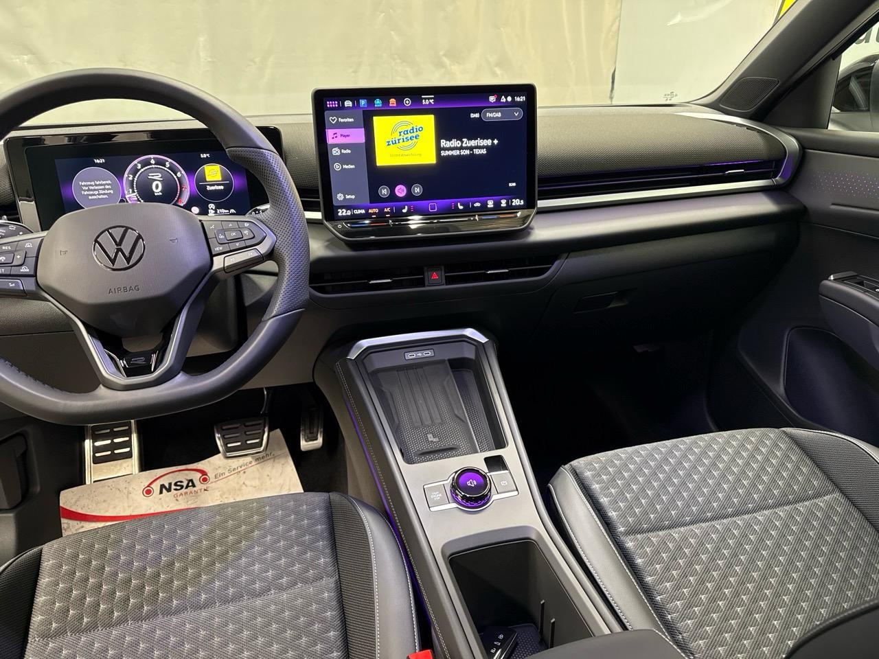 VW T-Roc 1.5 eTSI mHEV R-Line DSG-image-4