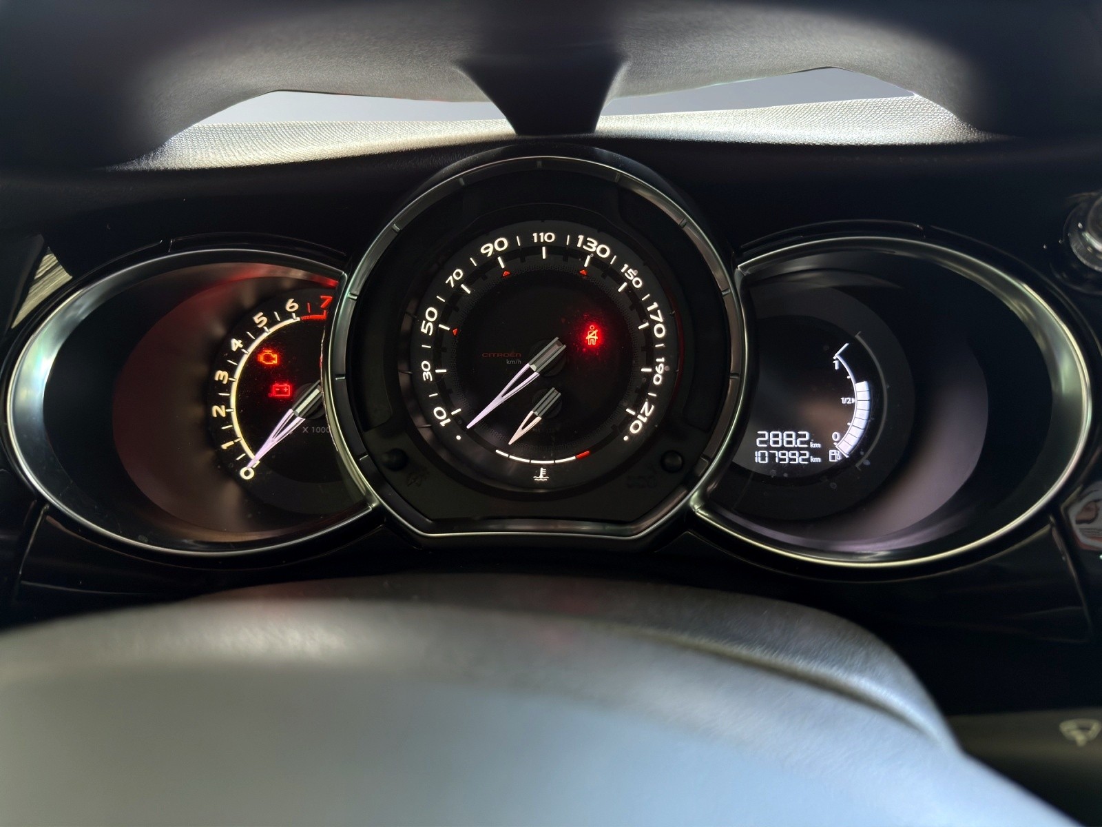 DS AUTOMOBILES DS3 Cabrio 1.6 VTi So Chic-image-9