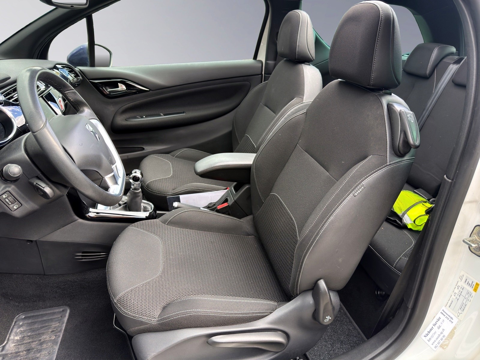 DS AUTOMOBILES DS3 Cabrio 1.6 VTi So Chic-image-8