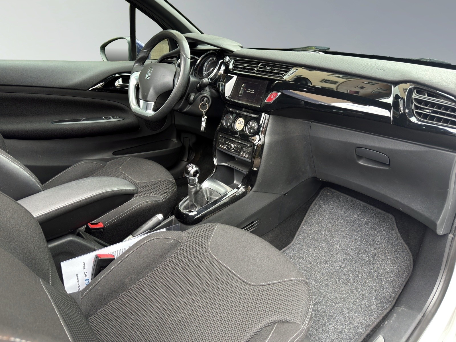 DS AUTOMOBILES DS3 Cabrio 1.6 VTi So Chic-image-13