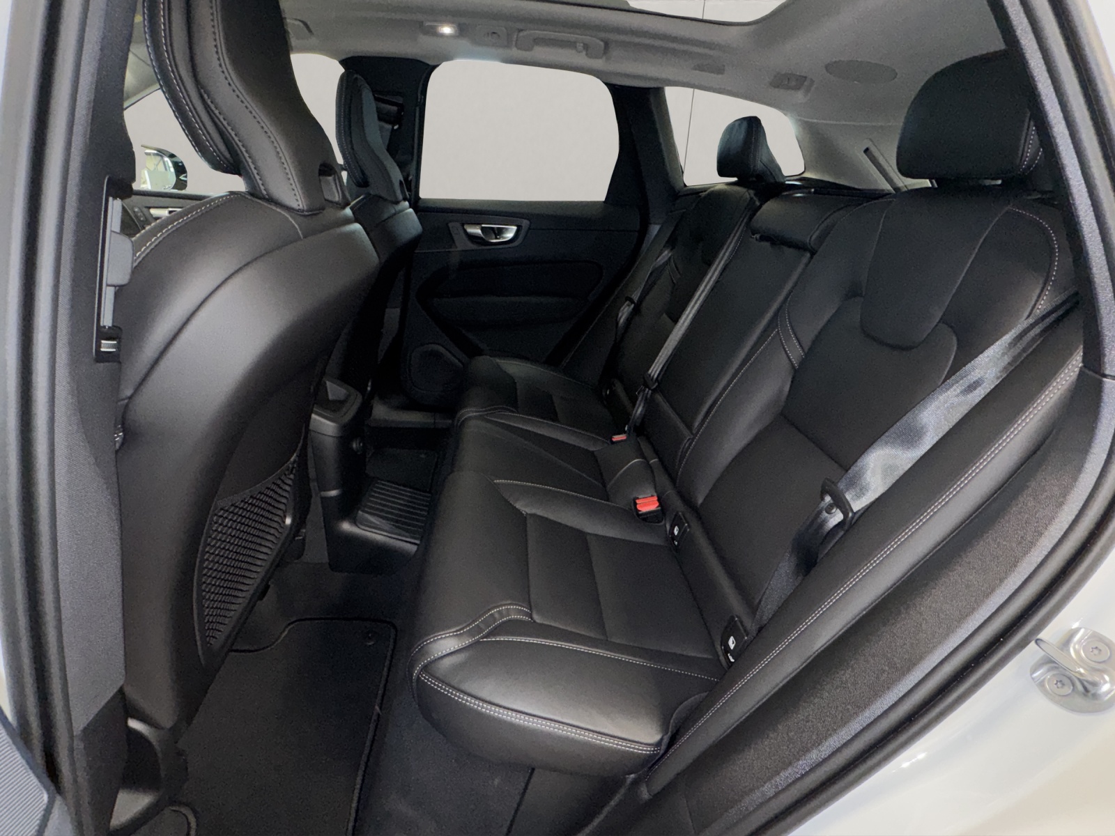 VOLVO XC60 2.0 T8 TE Ultra Dark eAWD-image-15