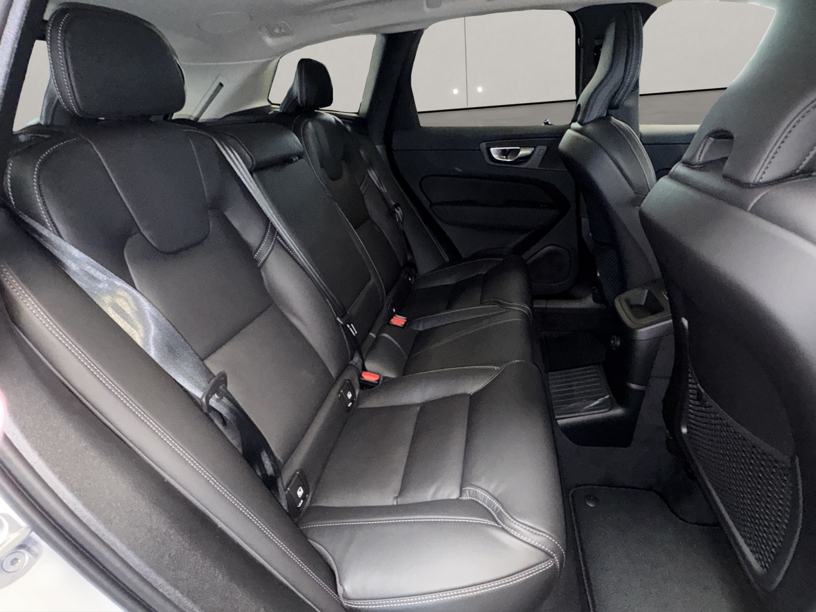 VOLVO XC60 2.0 T8 TE Ultra Dark eAWD-image-14