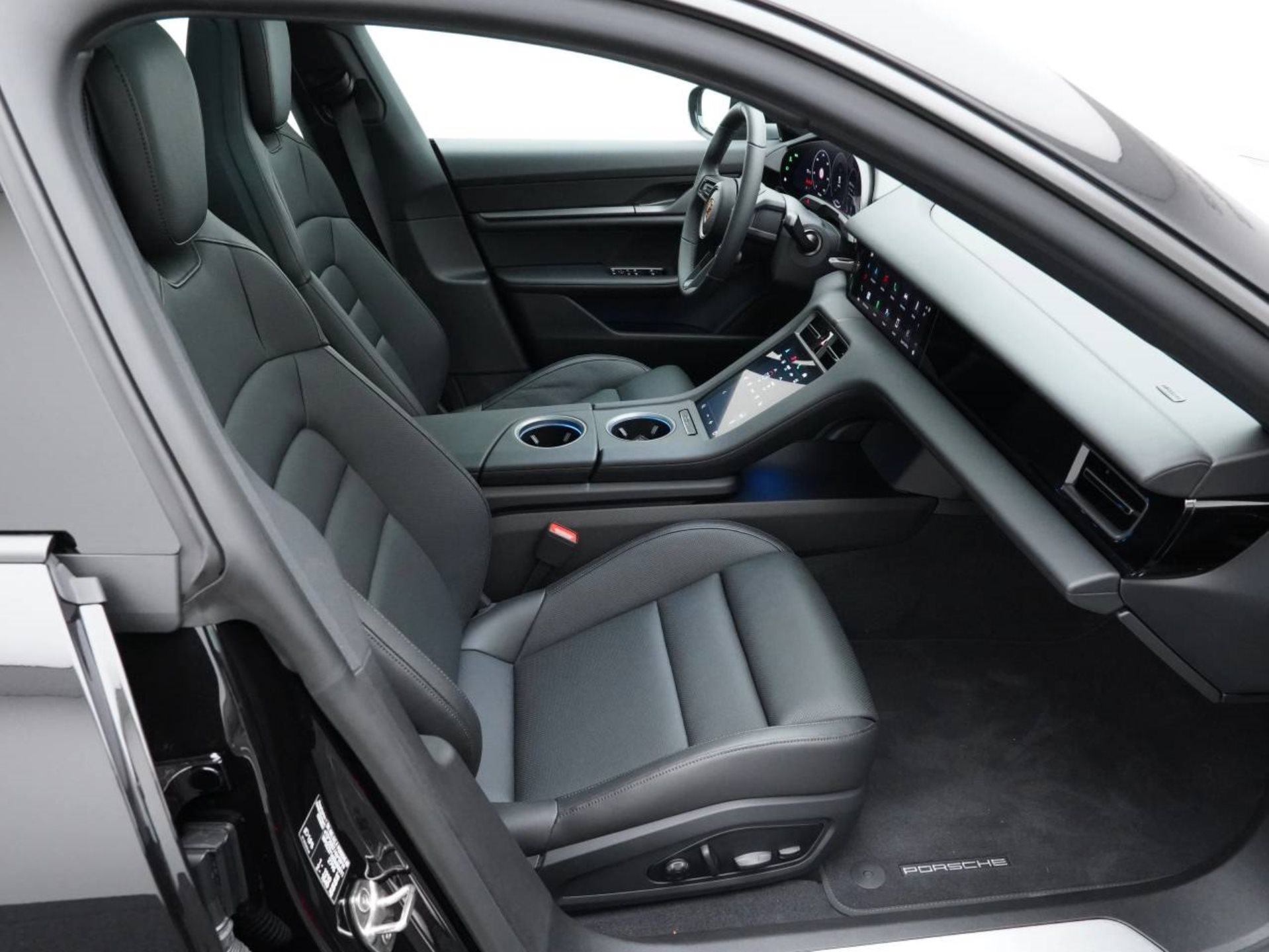 PORSCHE Taycan-image-24