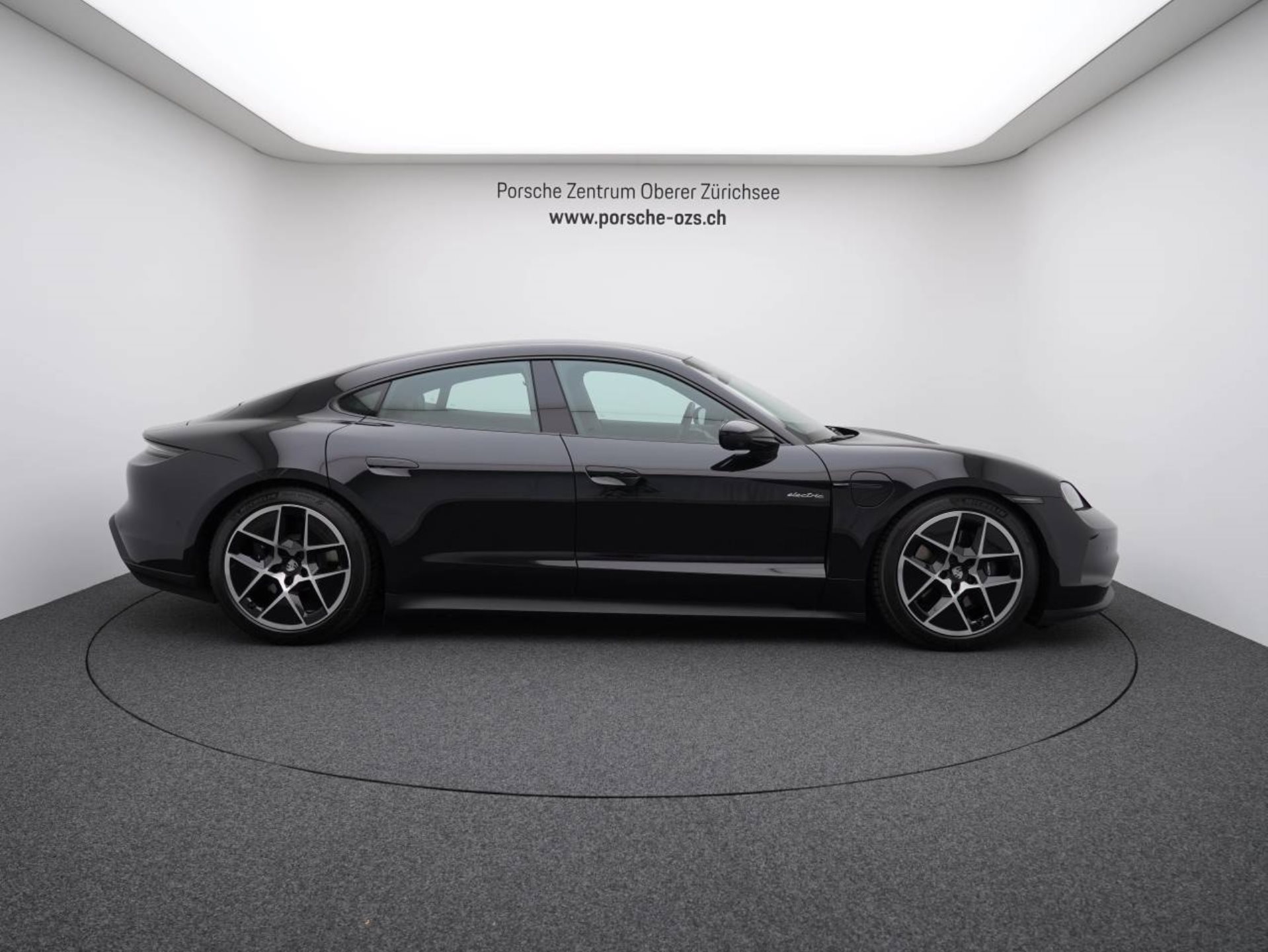 PORSCHE Taycan-image-7