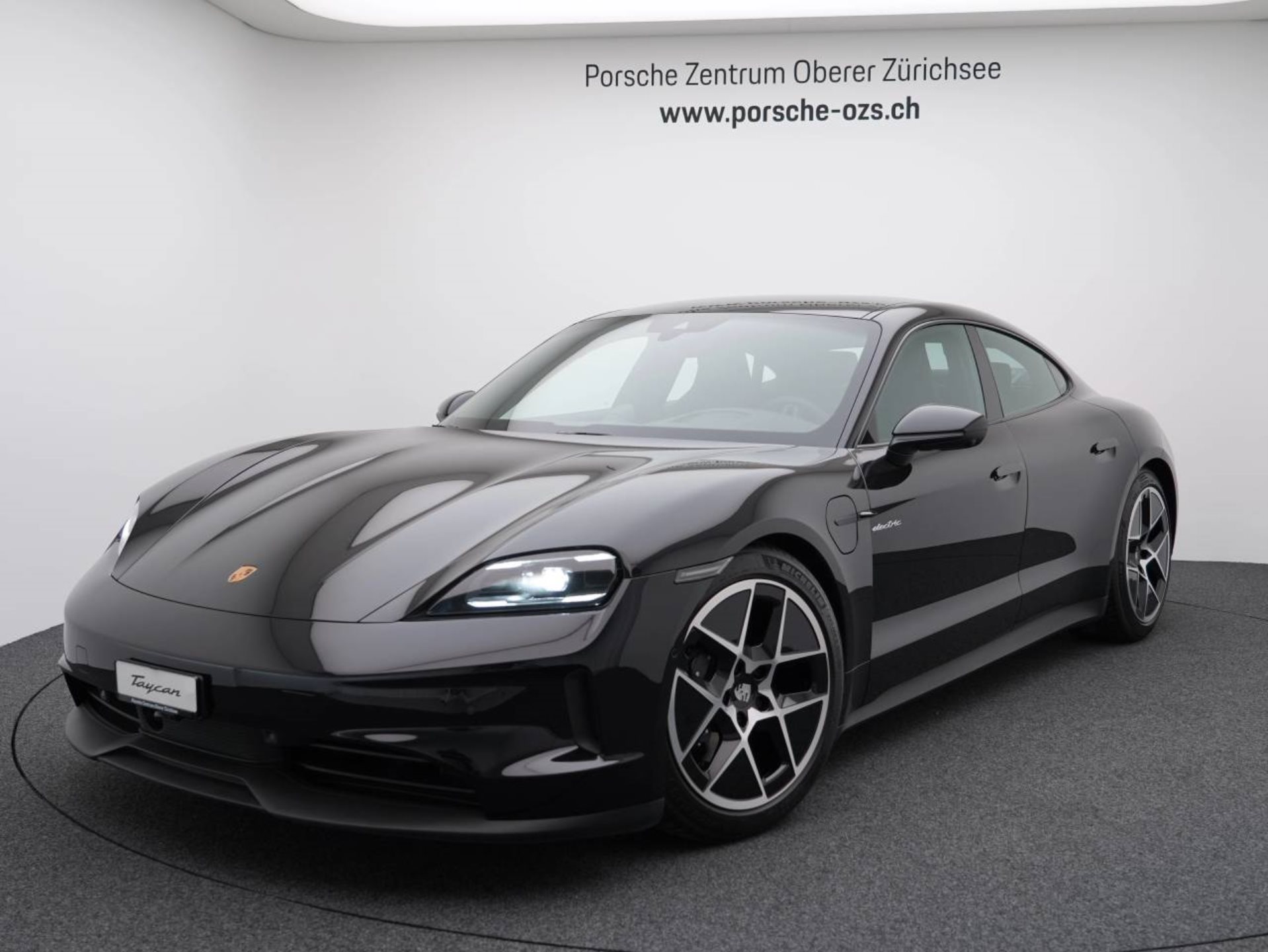 PORSCHE Taycan-image-0