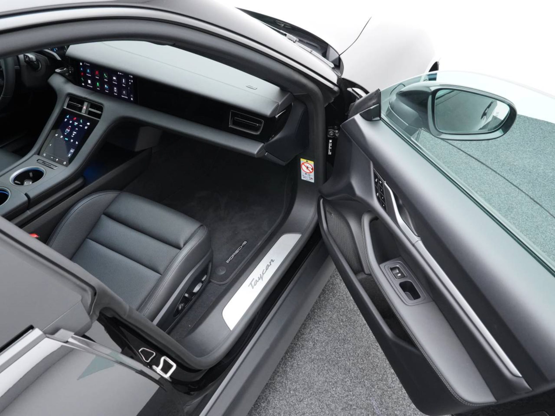 PORSCHE Taycan-image-22