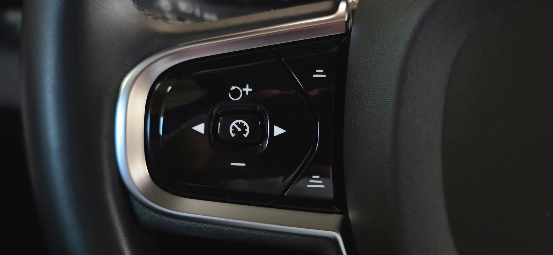 VOLVO XC90 B5 Benzin Mild Hybrid AWD *7-Sitzer*Pilot Assist*AHK*Carplay/AndroidAuto*Rückfahrkamera*Sitz- Lenkradheizung*-image-14