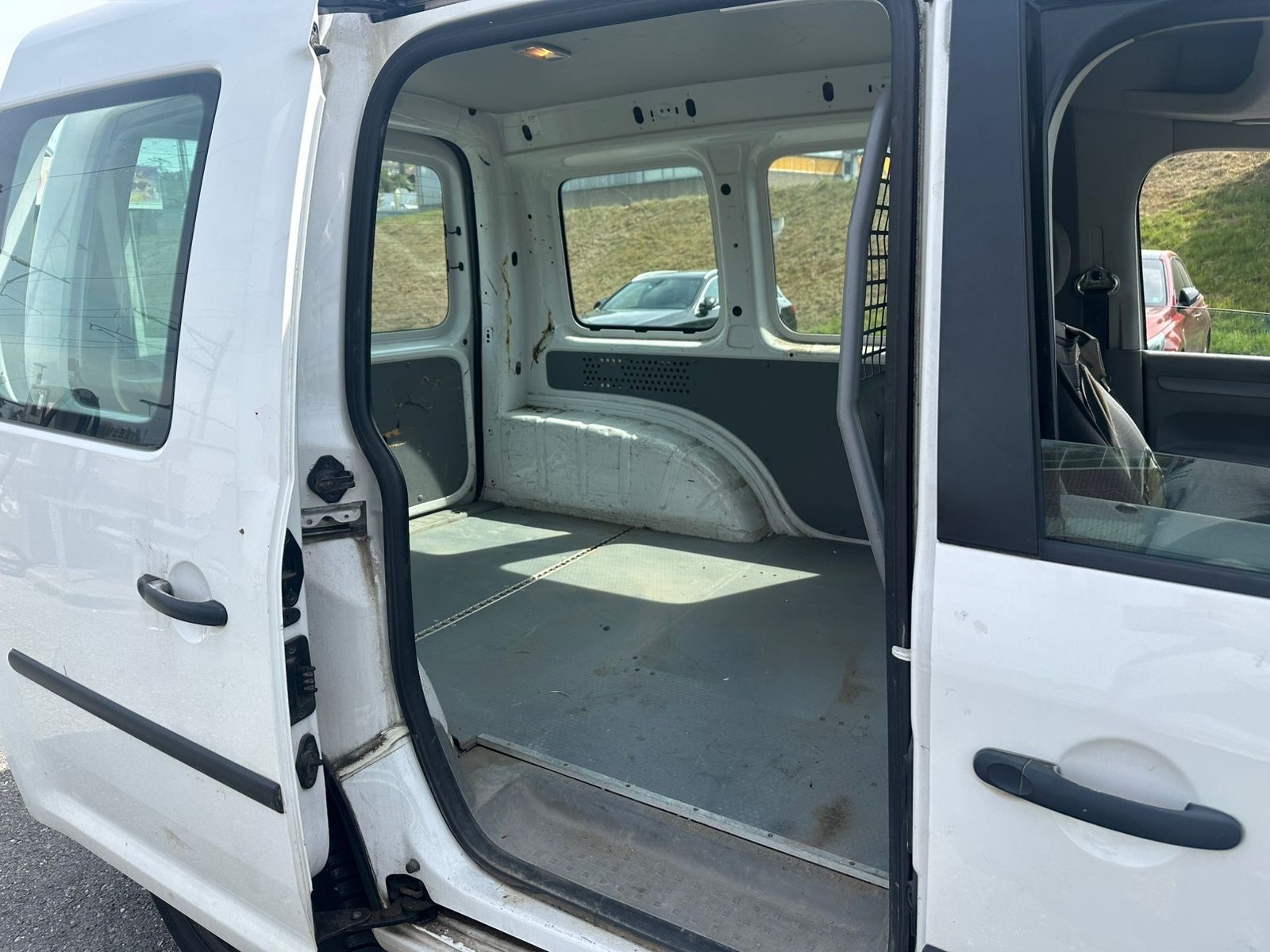 VW Caddy 2.0 EcoFuel-image-8