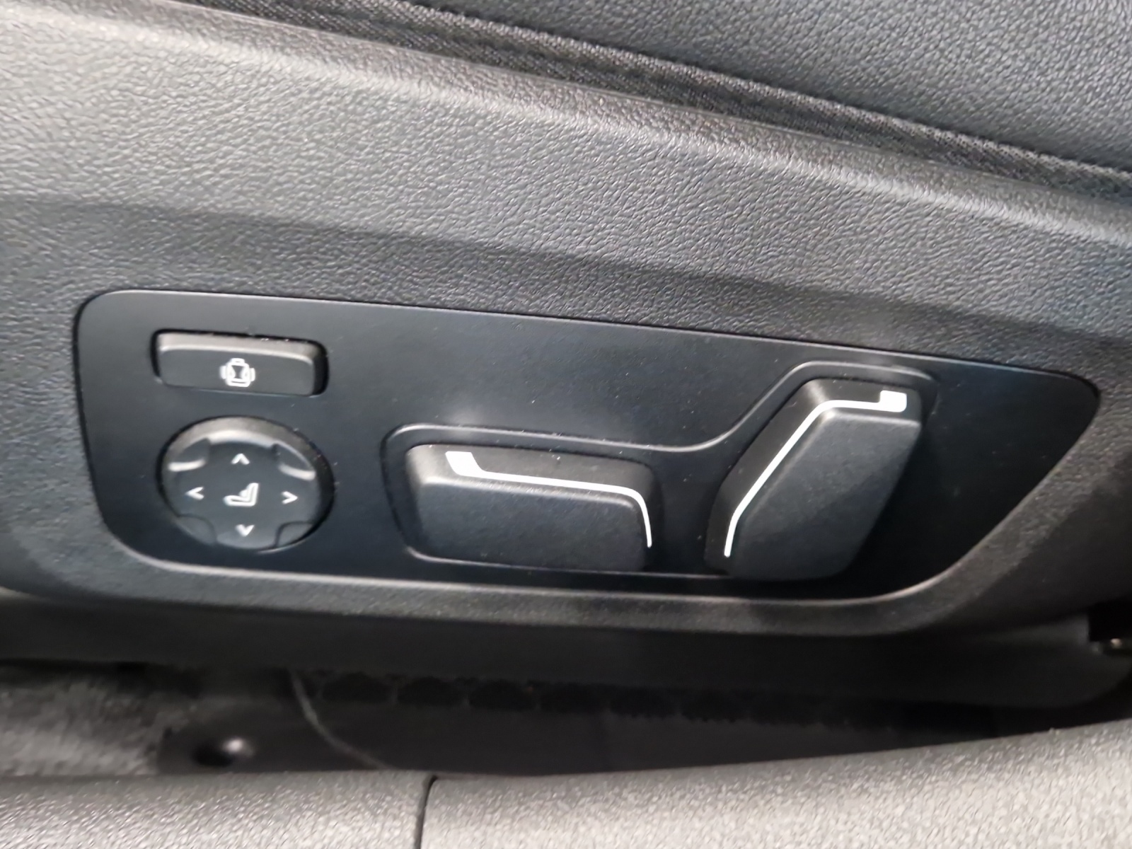 BMW 320d xDrive SAG Touring M Sport-image-16