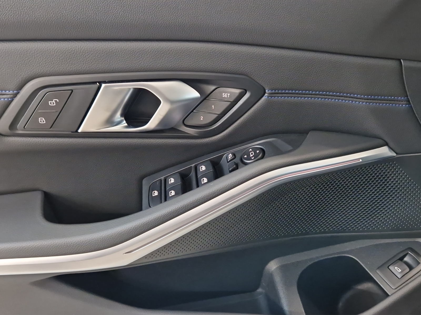 BMW 320d xDrive SAG Touring M Sport-image-15