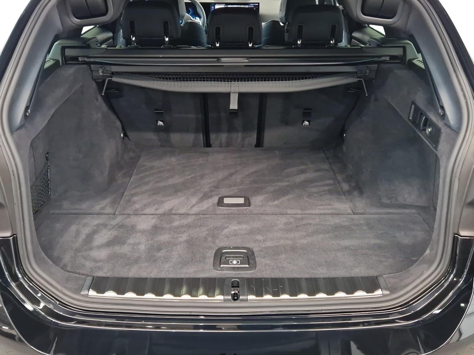 BMW 320d xDrive SAG Touring M Sport-image-9