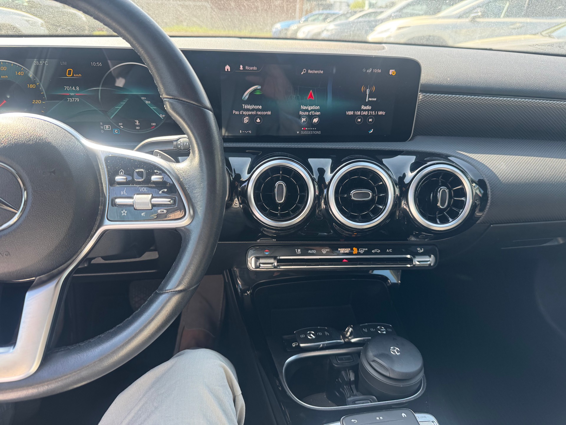 MERCEDES-BENZ A 220 Progressive 7G-DCT 4Matic-image-14