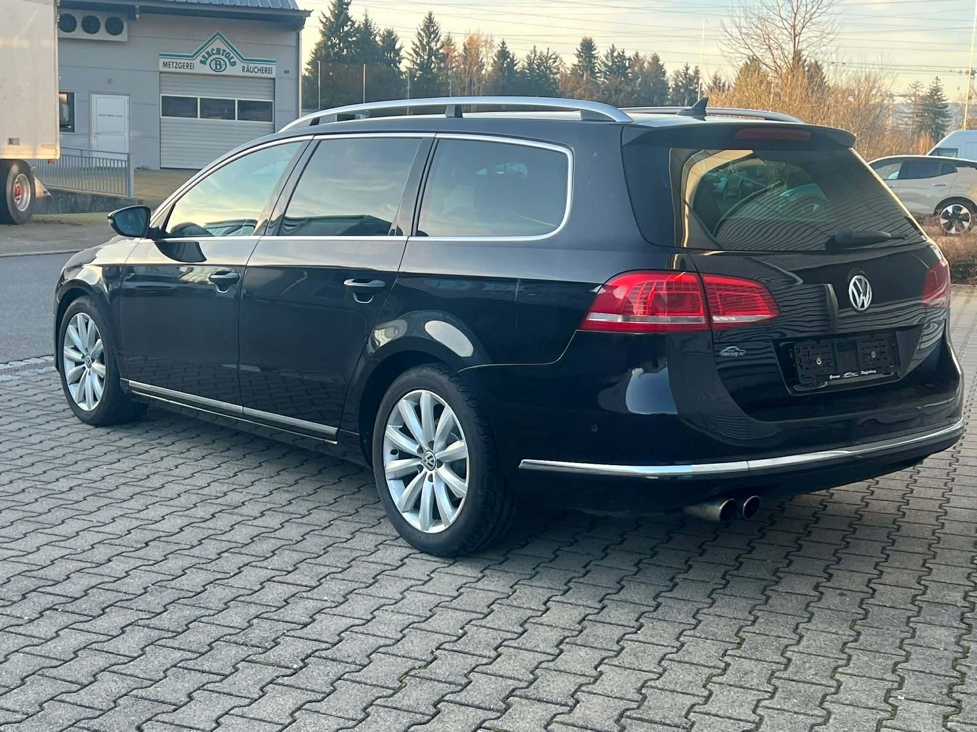 VW Passat Variant 1.8 TSI Highline DSG-image-4