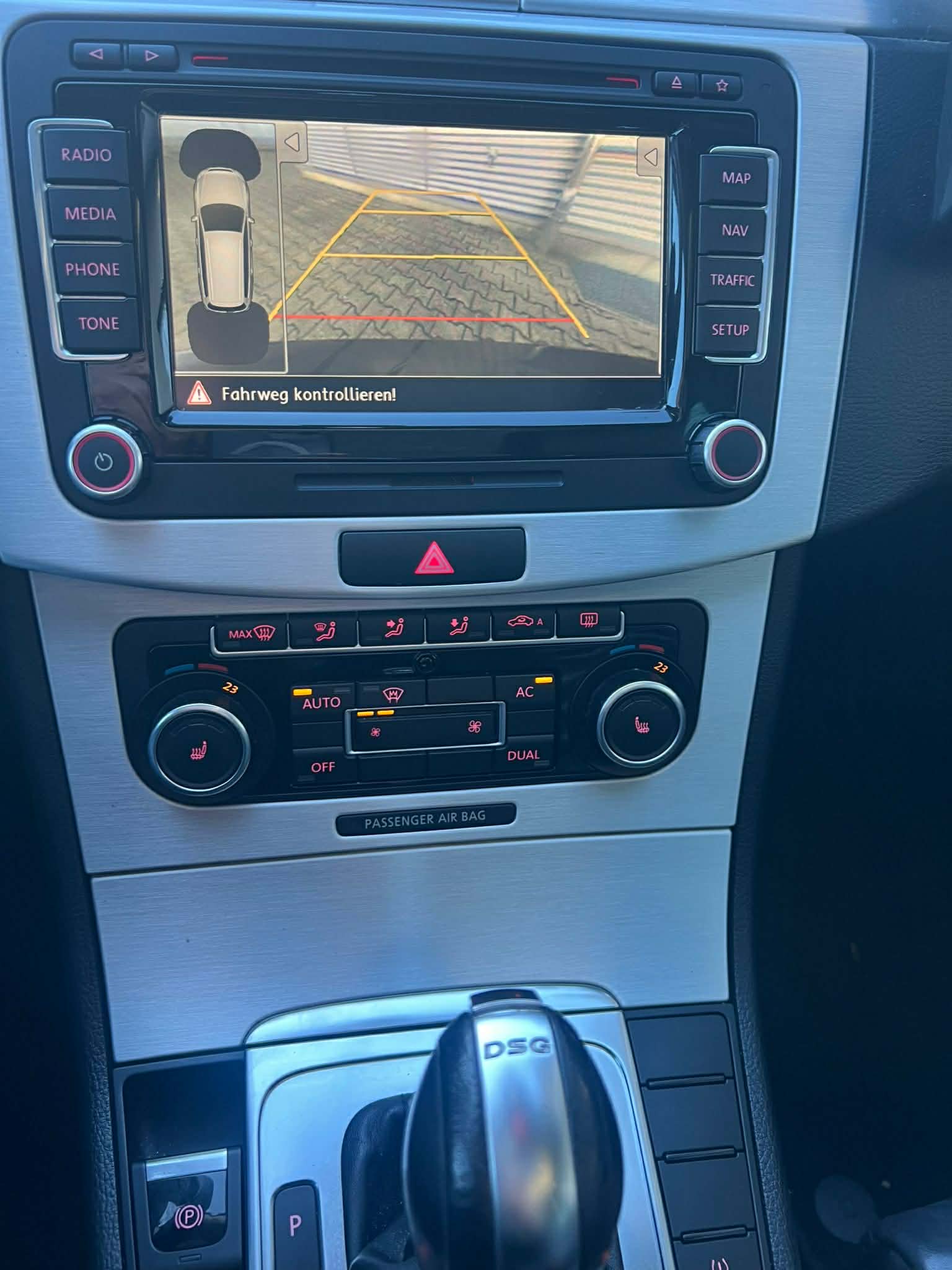 VW Passat Variant 1.8 TSI Highline DSG-image-2