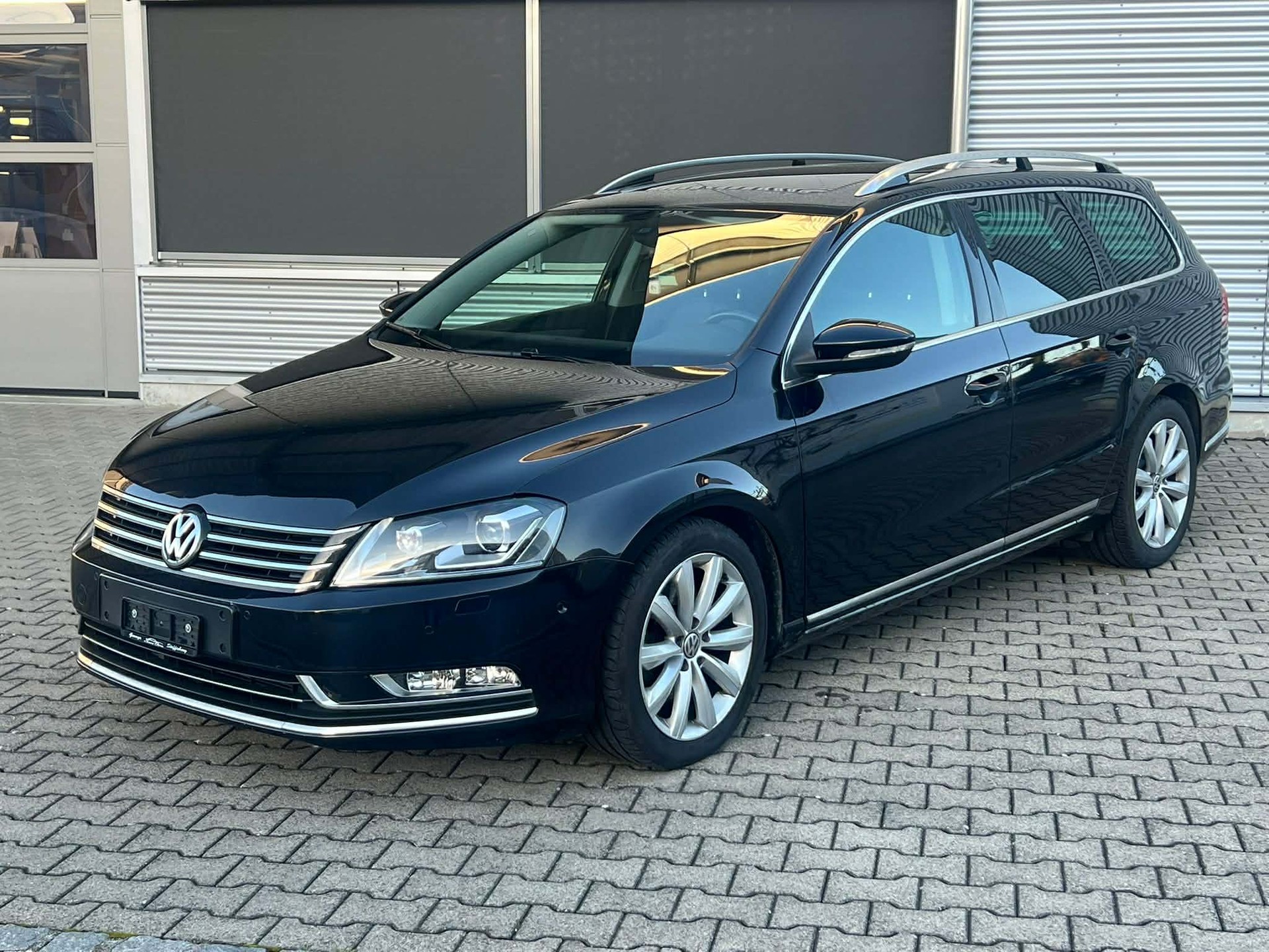 VW Passat Variant 1.8 TSI Highline DSG-image-0