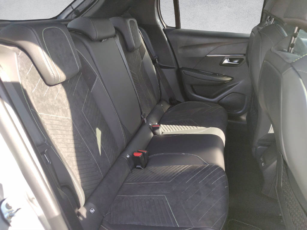 PEUGEOT 208 1.2 Hybrid 145 GT-image-12