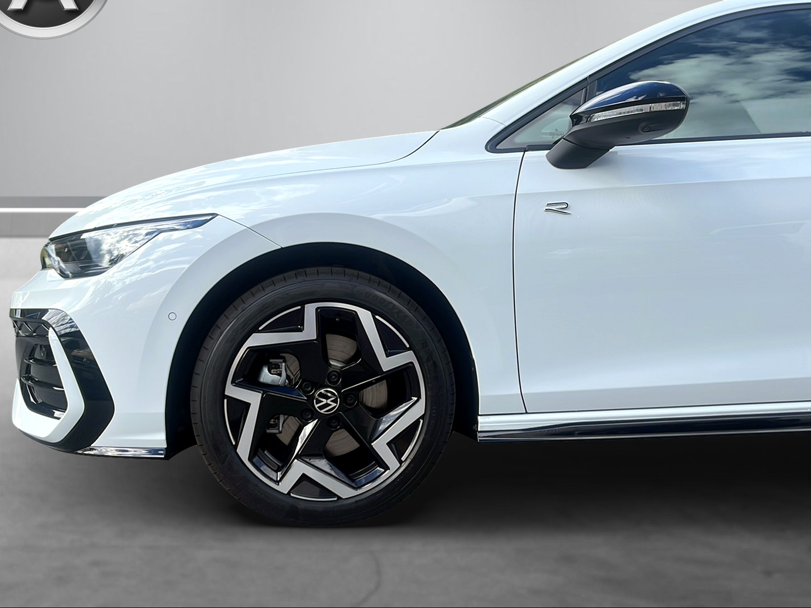 VW Golf Variant 2.0 TSI R-Line DSG 4 Motion-image-6