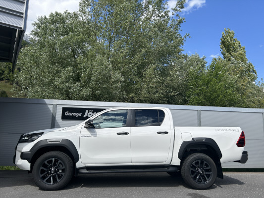 TOYOTA Hilux 2.8d MH Invi. DC4x4-image-2