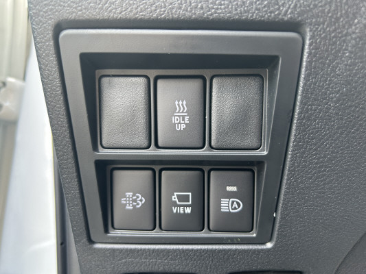 TOYOTA Hilux 2.8d MH Invi. DC4x4-image-14