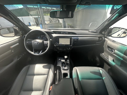 TOYOTA Hilux 2.8d MH Invi. DC4x4-image-5