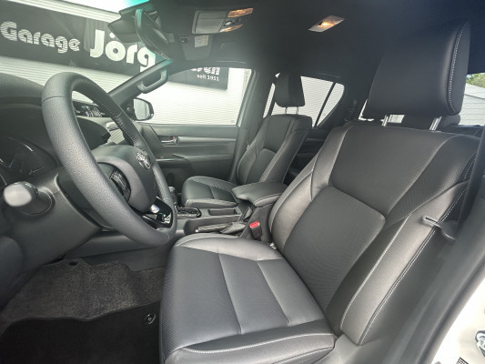 TOYOTA Hilux 2.8d MH Invi. DC4x4-image-6
