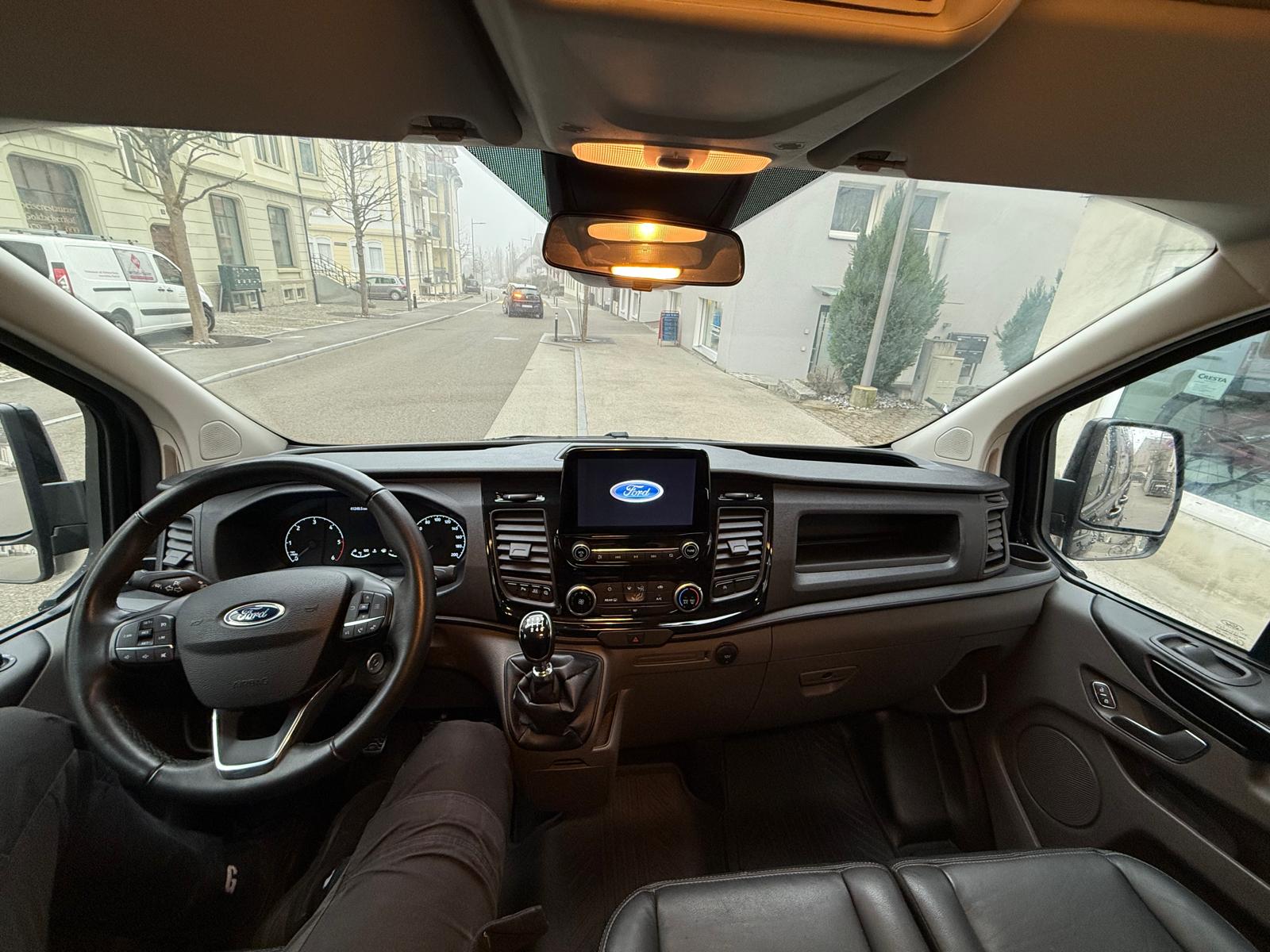 FORD Transit Custom Van 300 L2H1 Trail-image-3
