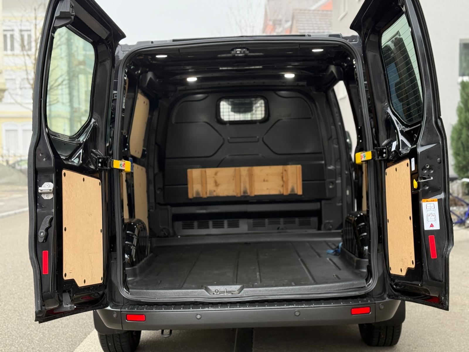 FORD Transit Custom Van 300 L2H1 Trail-image-5