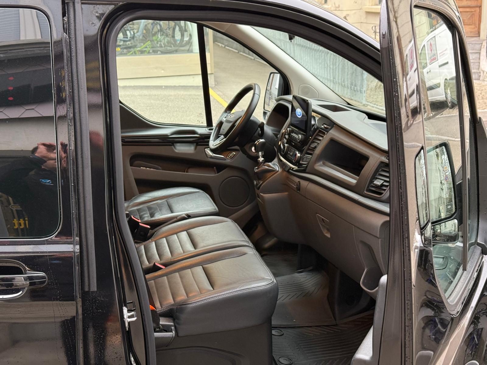 FORD Transit Custom Van 300 L2H1 Trail-image-4