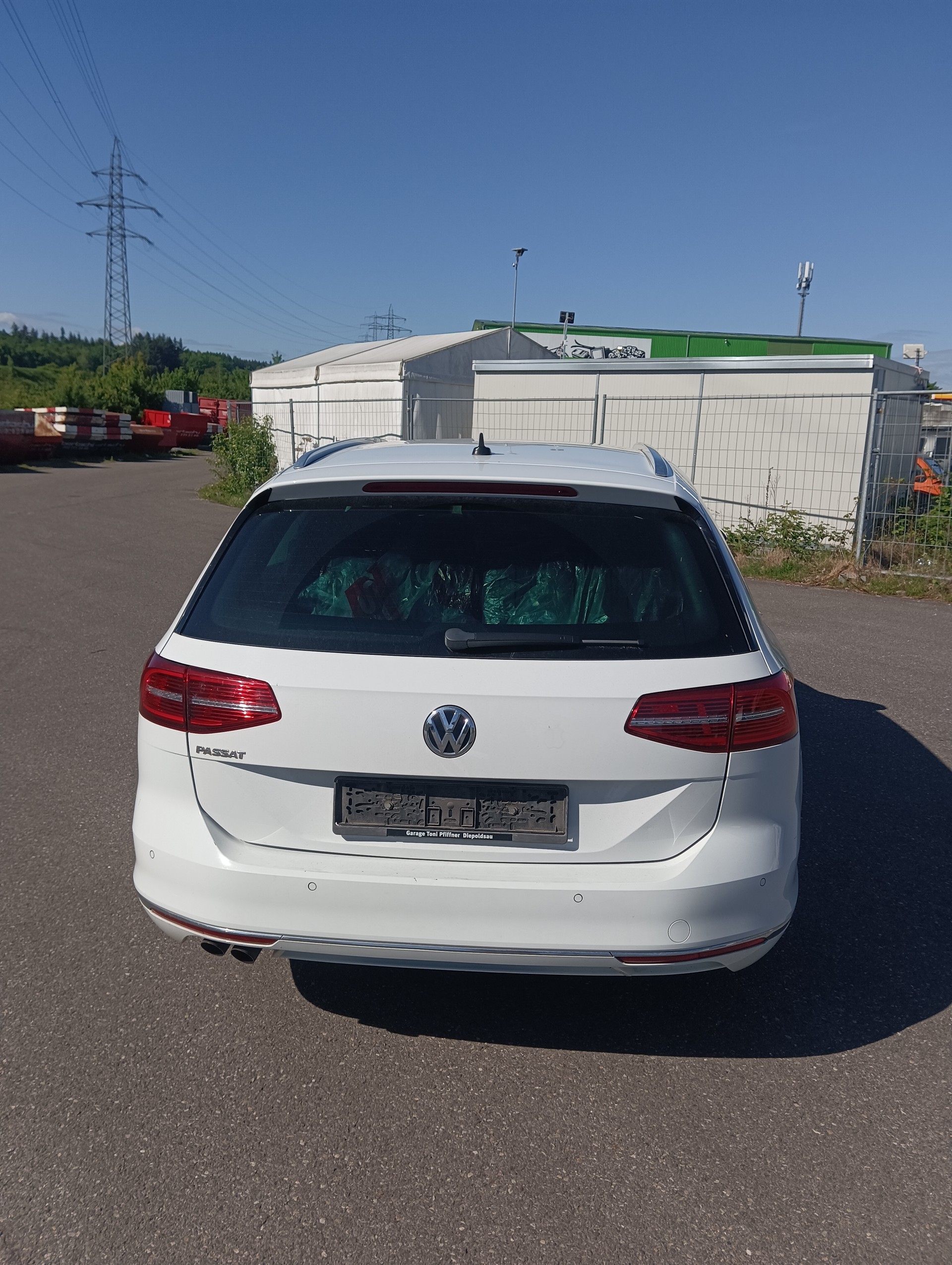 VW Passat Variant 2.0 TDI BMT Family DSG 4Motion-image-6
