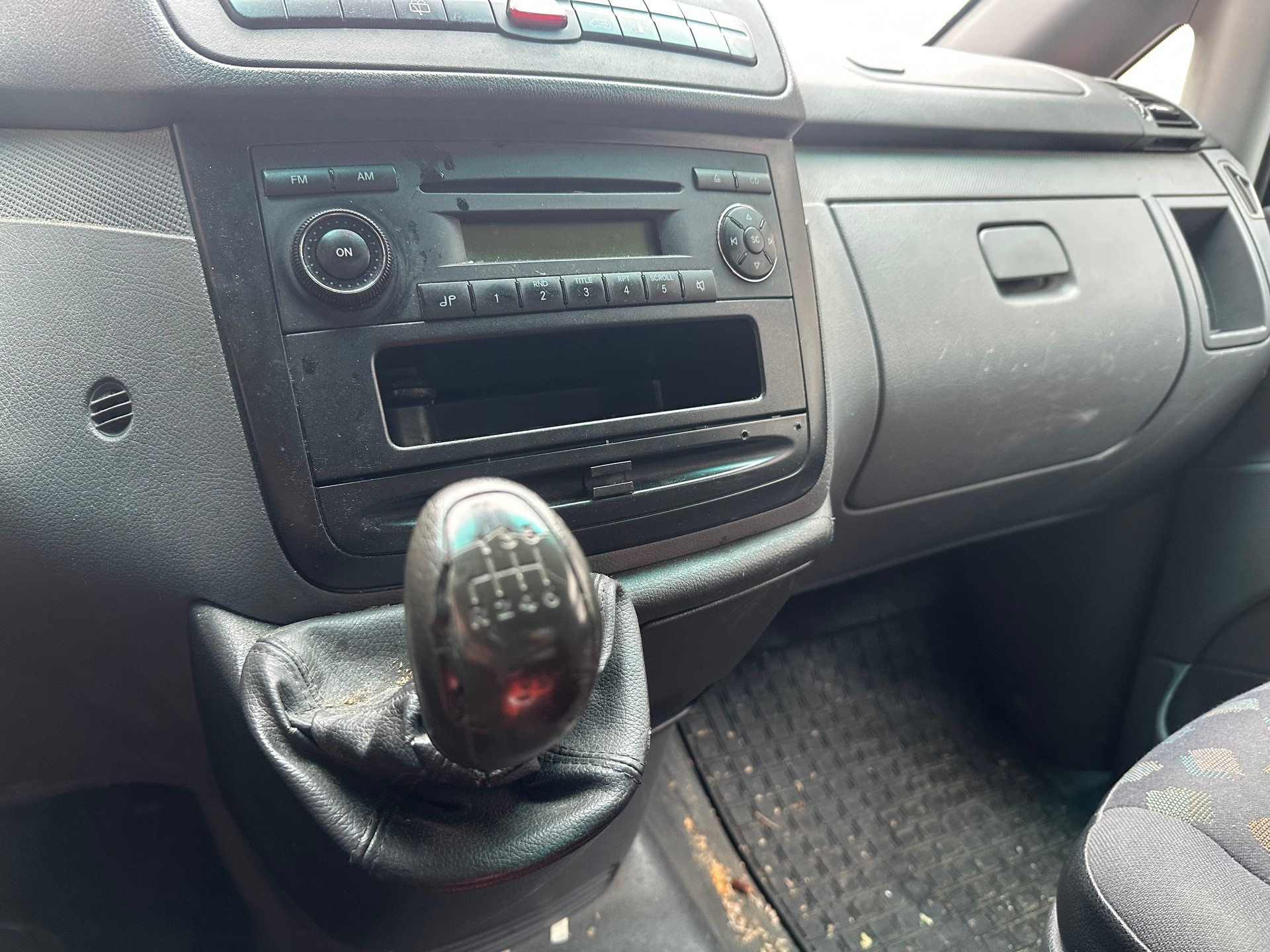 MERCEDES-BENZ Vito 109 CDI L-image-11