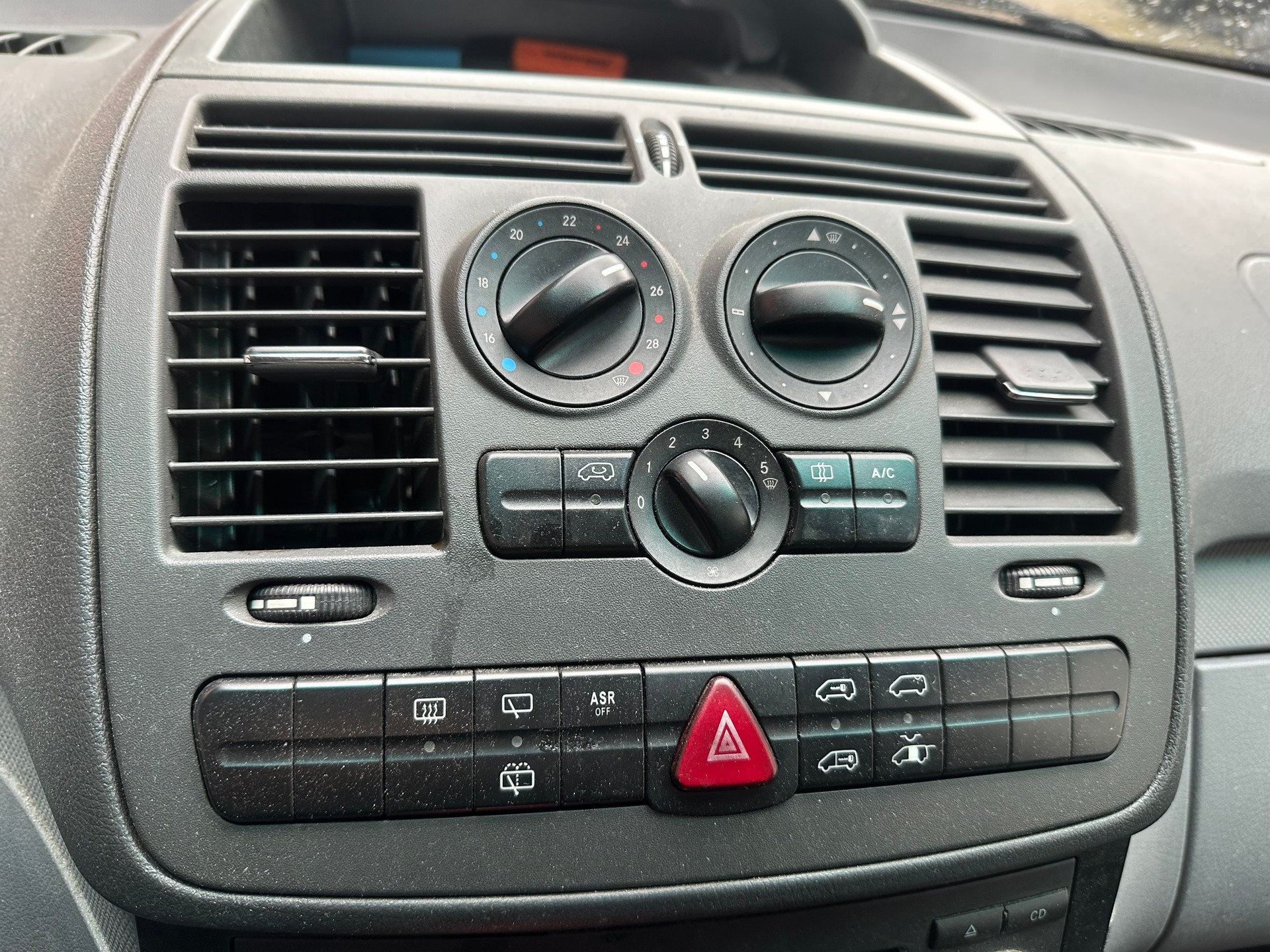 MERCEDES-BENZ Vito 109 CDI L-image-10