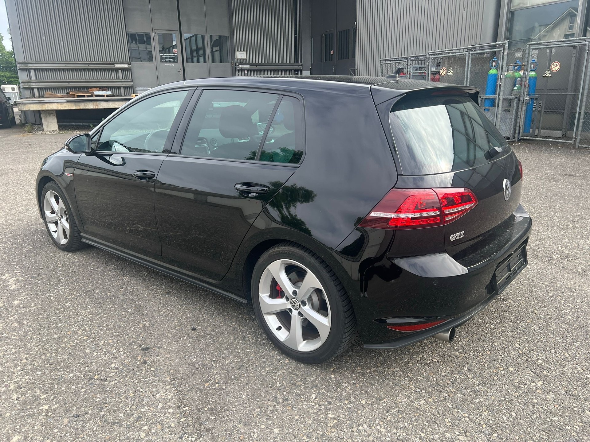 VW Golf 2.0 TSI GTI-image-6