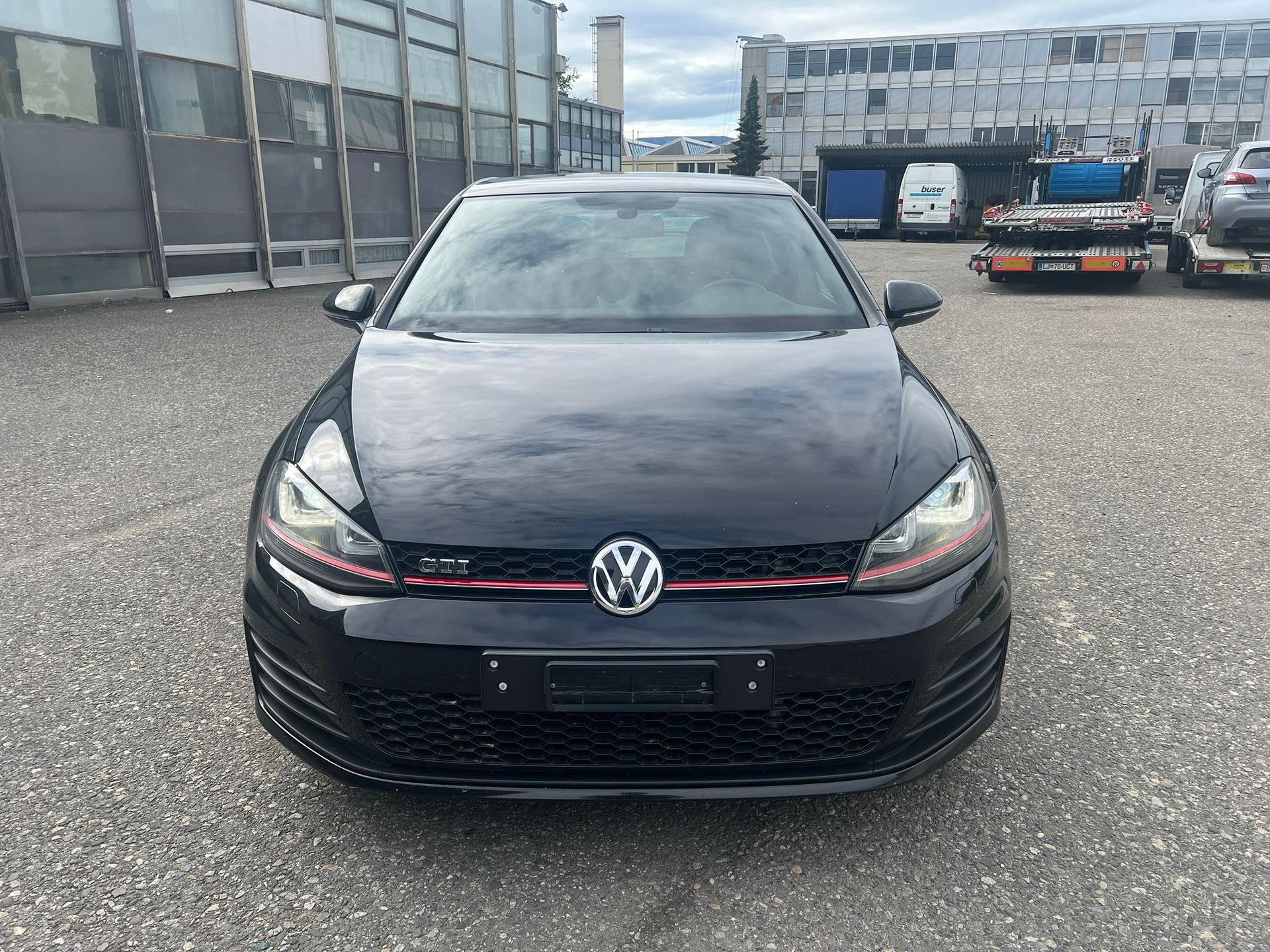 VW Golf 2.0 TSI GTI-image-2