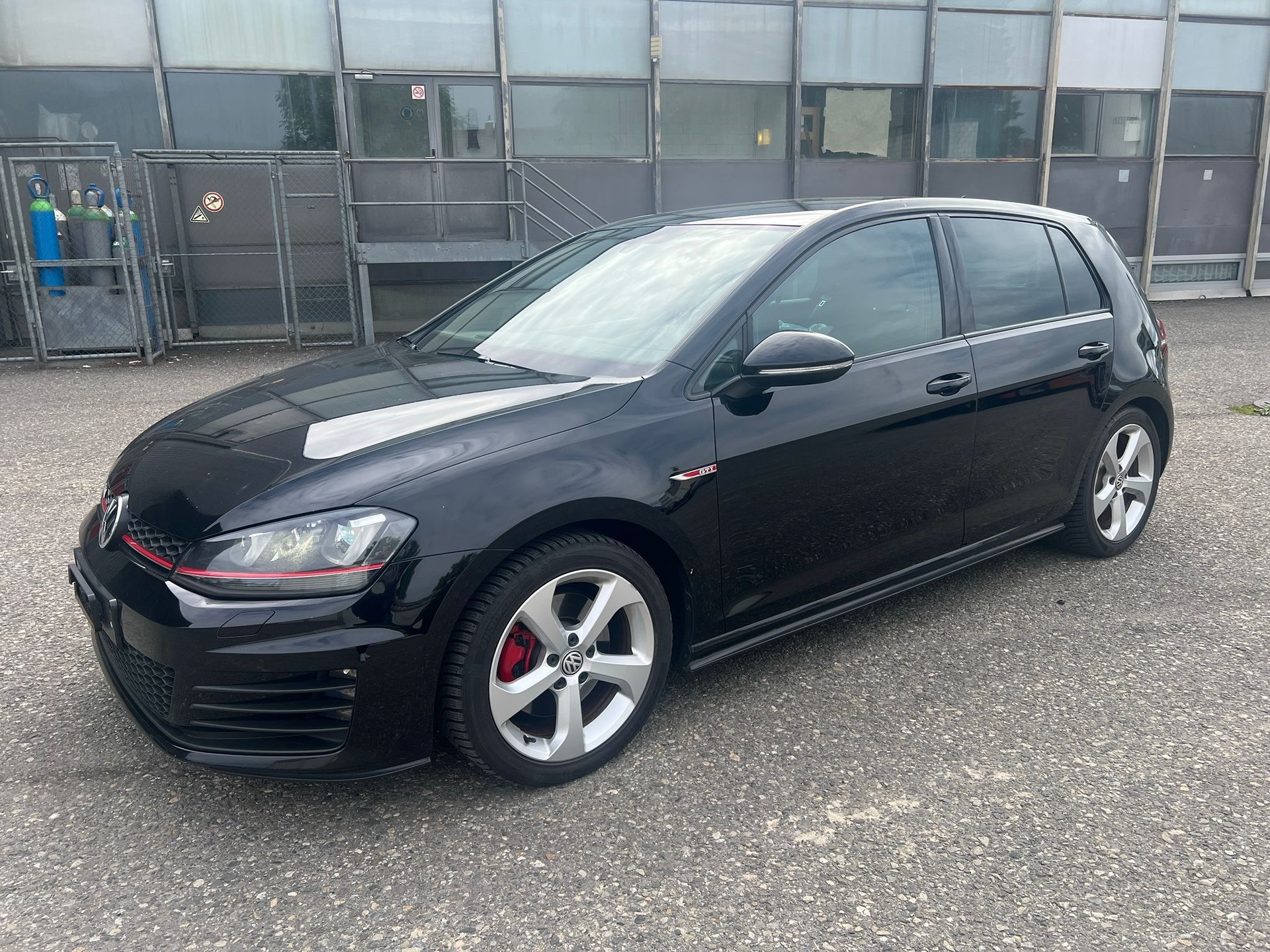 VW Golf 2.0 TSI GTI-image-1