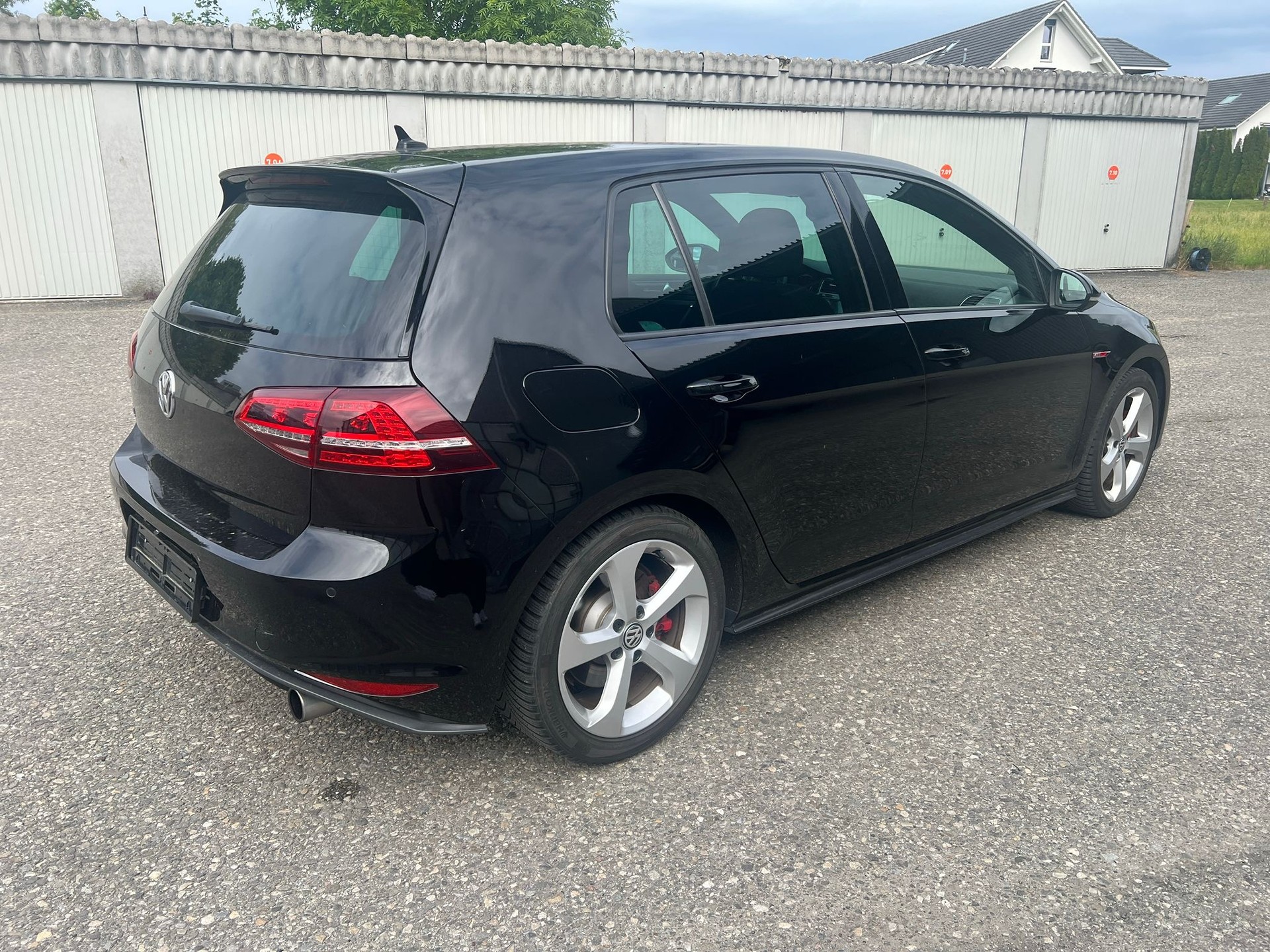 VW Golf 2.0 TSI GTI-image-7