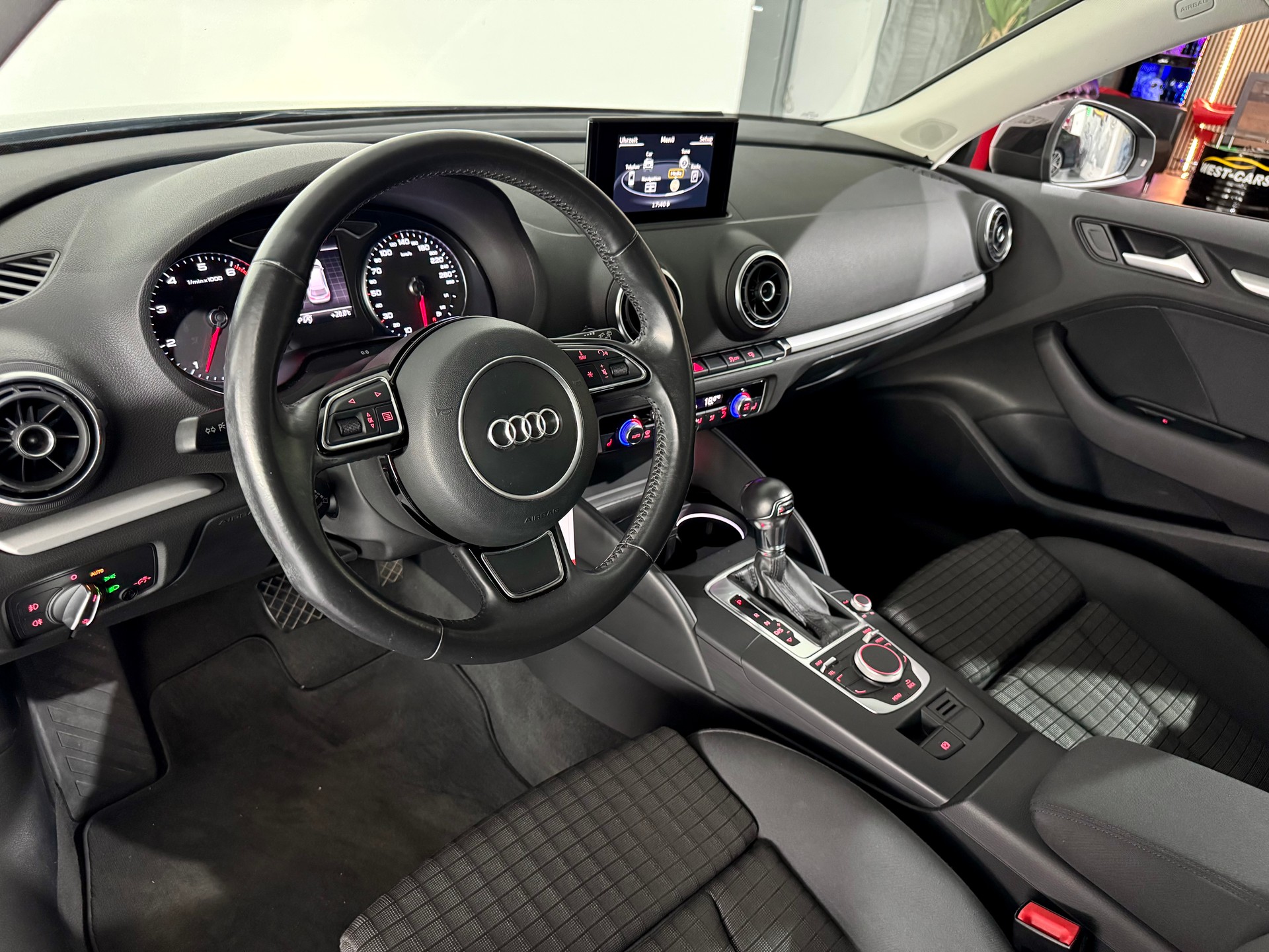 AUDI A3 Sportback 1.2 TFSI Ambition S-tronic-image-9